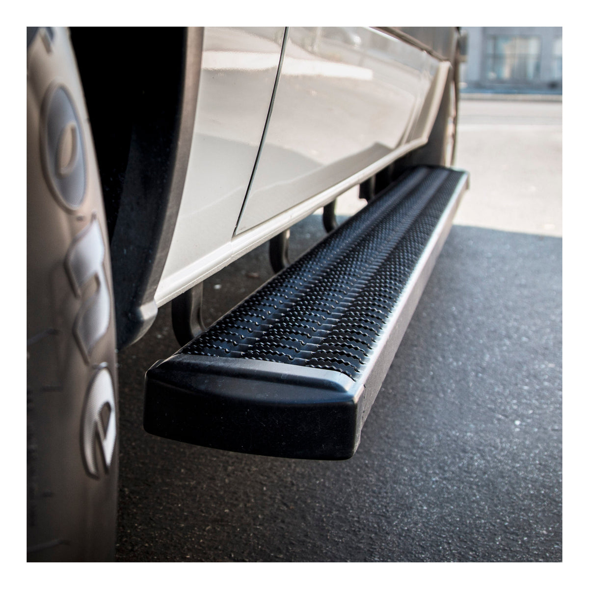 Luverne Grip Step 7" x 98" Black Aluminum Running Boards, Select Ford E-Series
