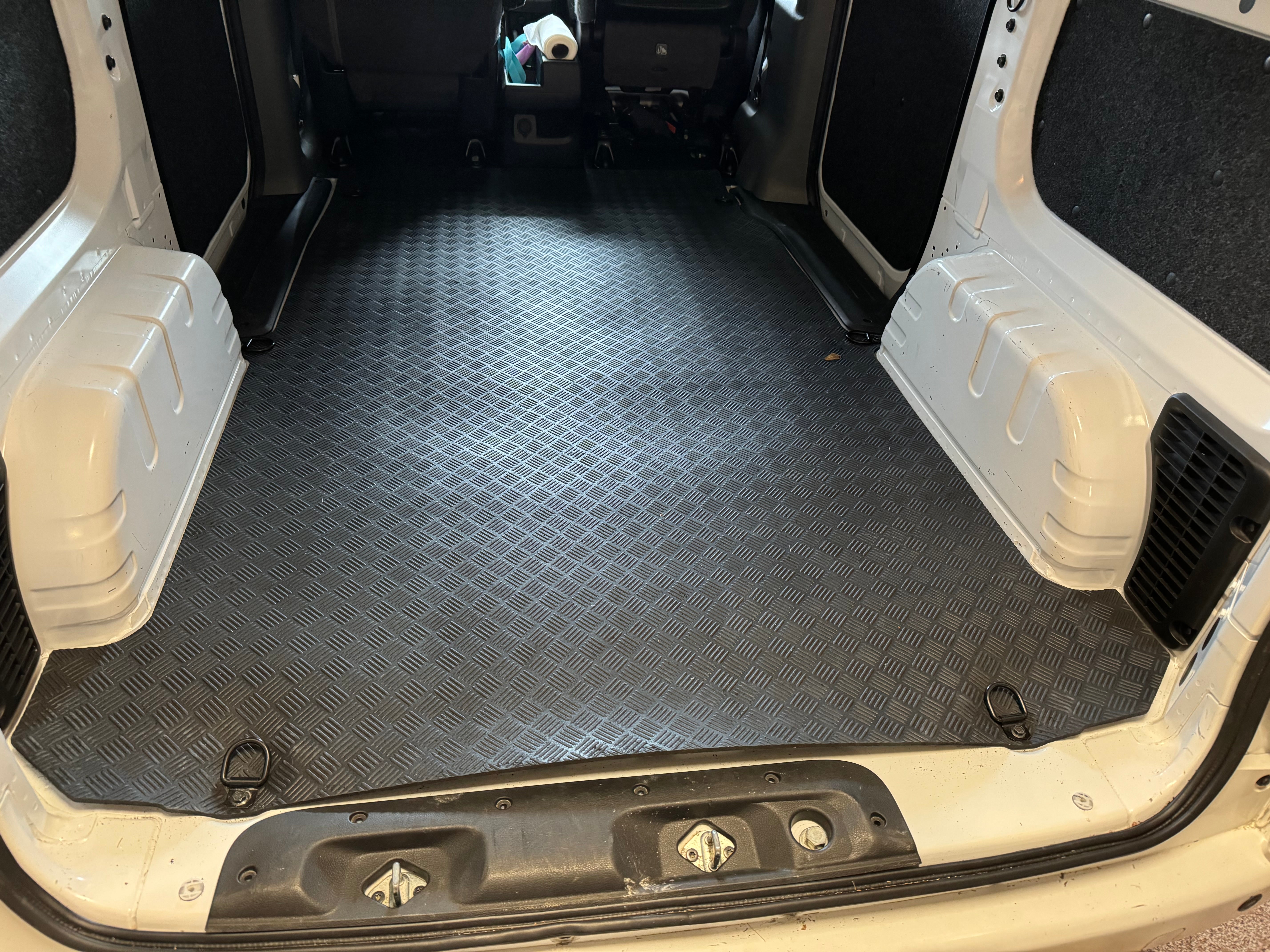 Ricky B - Nissan NV200 Ricky B - Nissan NV200