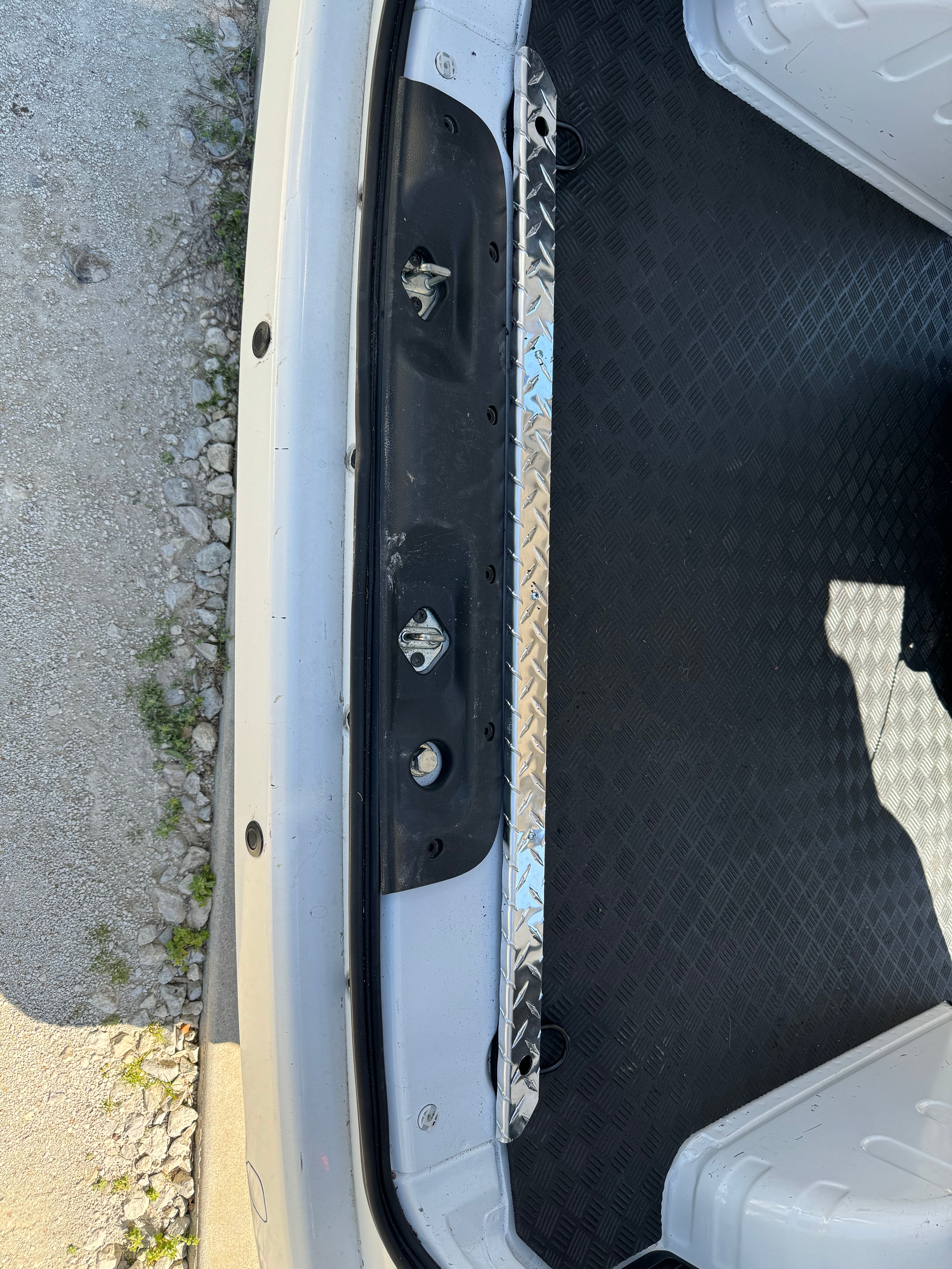 Ricky B - Nissan NV200 Ricky B - Nissan NV200