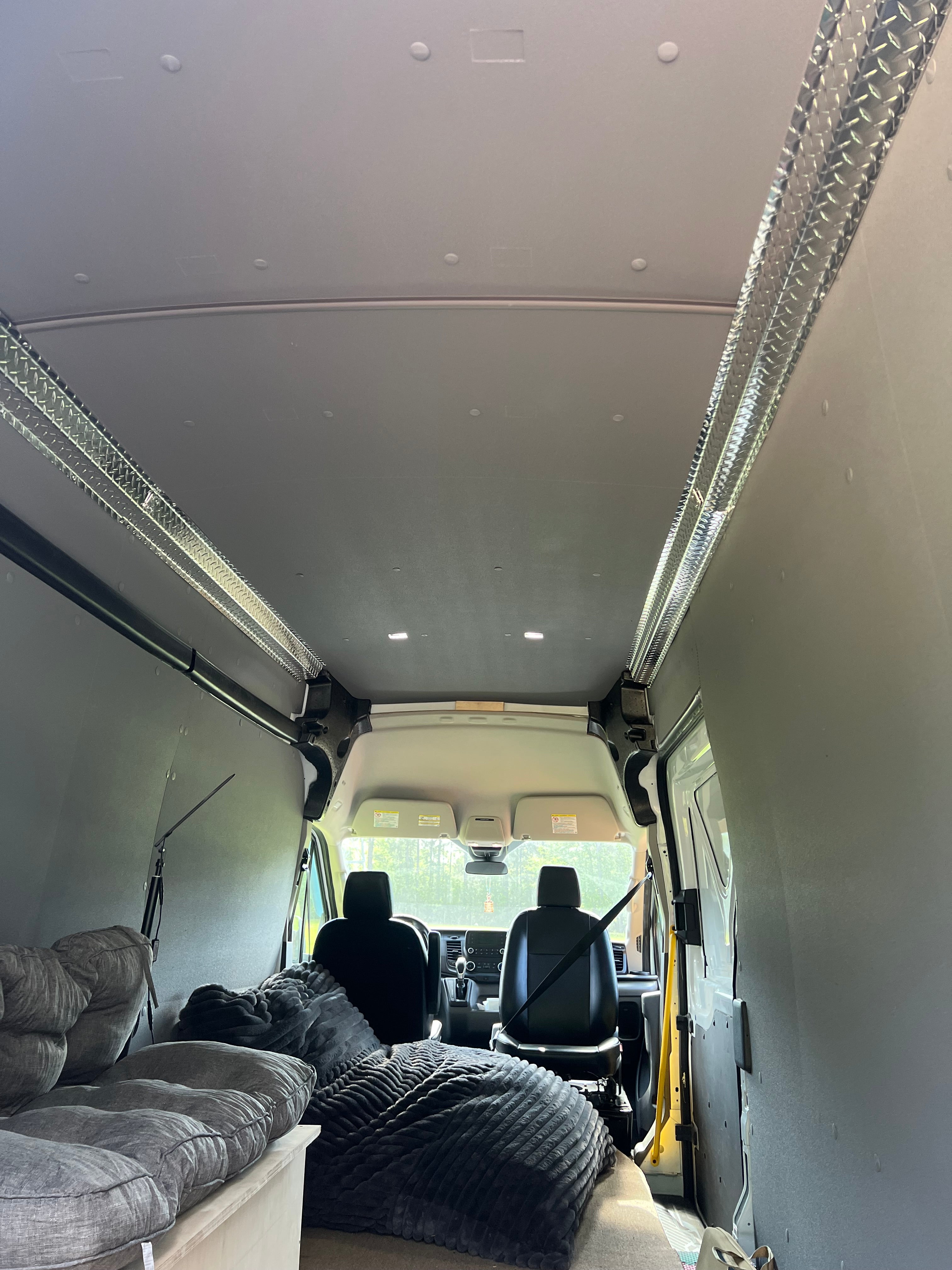 Lorin L - Ford Transit Lorin L - Ford Transit