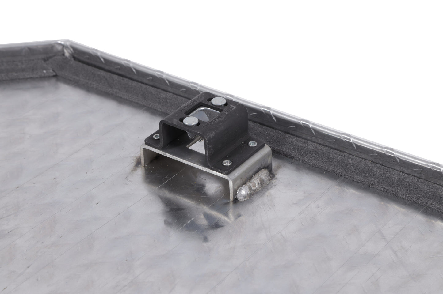 Dee Zee Aluminum Triangle Trailer Box - 41-in x 17-in x 8-in - DZ92716