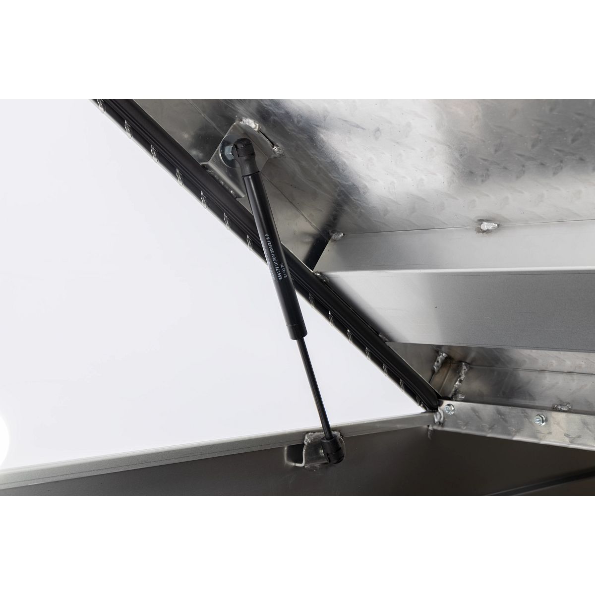 Weather Guard Gull Wing Crossover Tool Box Aluminum Extra Wide Model 114-0-04