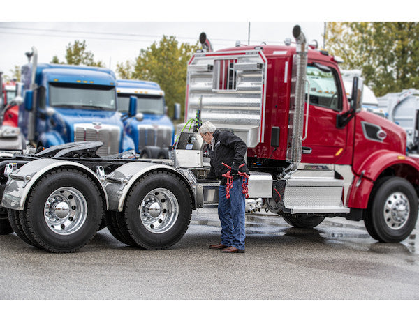 Buyers Products Heavy Duty Smooth Aluminum Wideopen Step Boxes for Semi Trucks - 18-In Width - 1705281