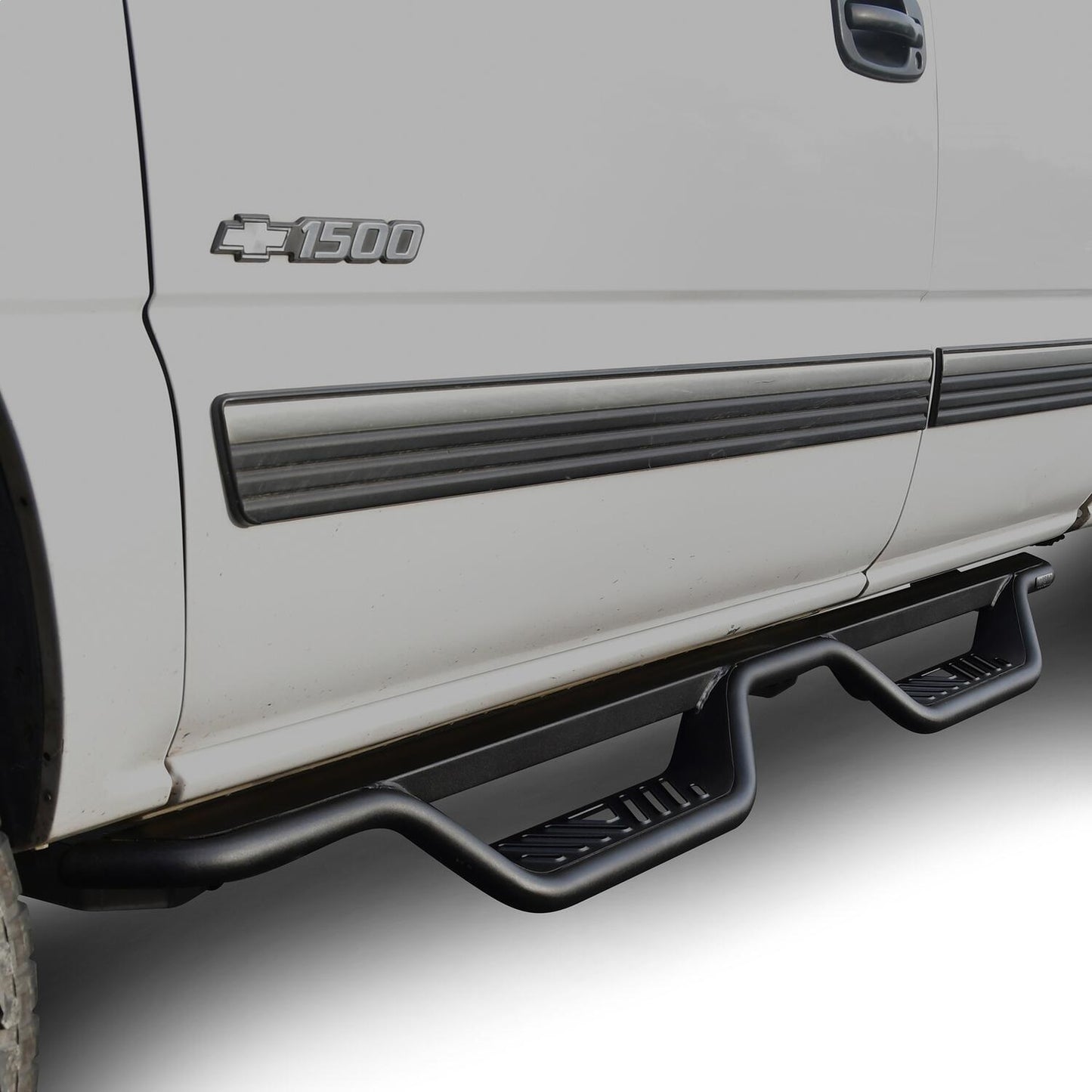 Westin Outlaw Drop Nerf Step Bars for Chevrolet Silverado / GMC Sierra trucks (1999-2019) - 20-11685