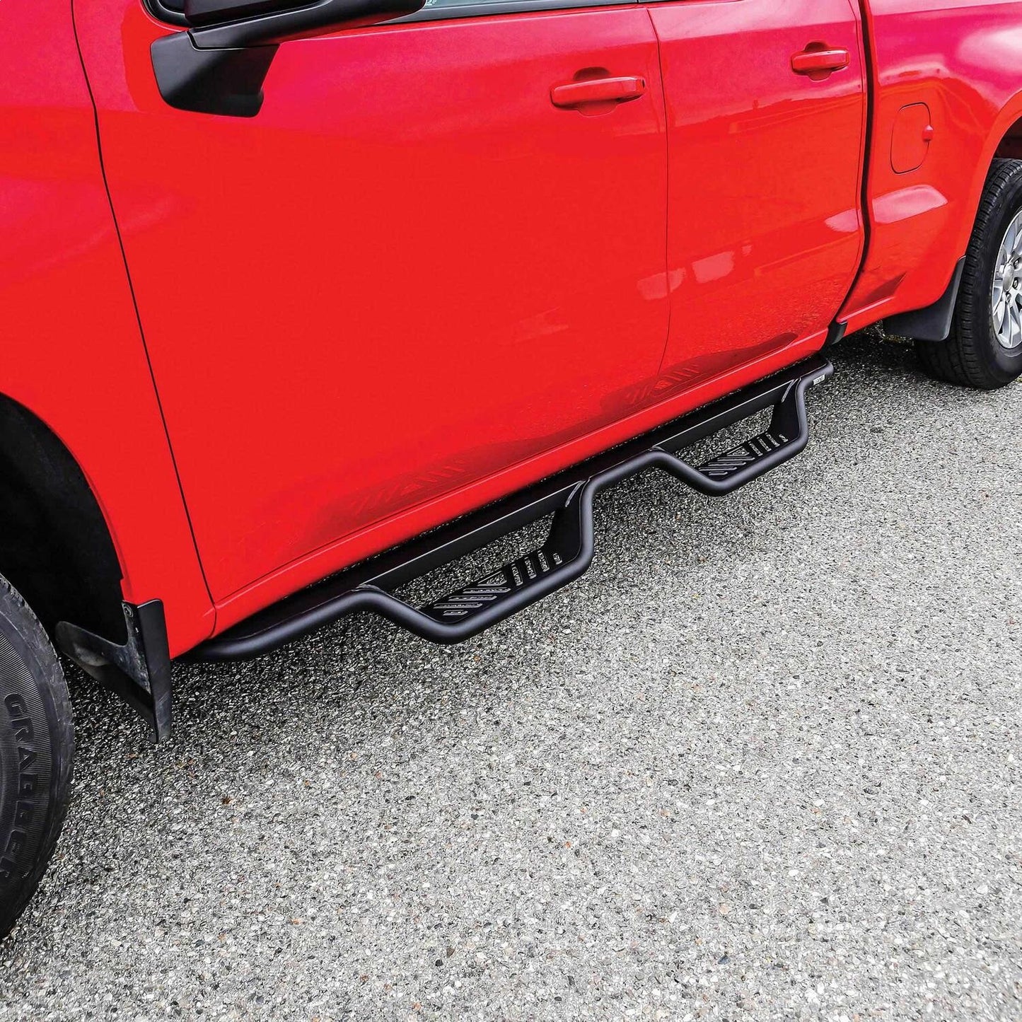 Westin Outlaw Drop Nerf Step Bars for Chevrolet Silverado / GMC Sierra trucks (2014-2019) - 20-13715