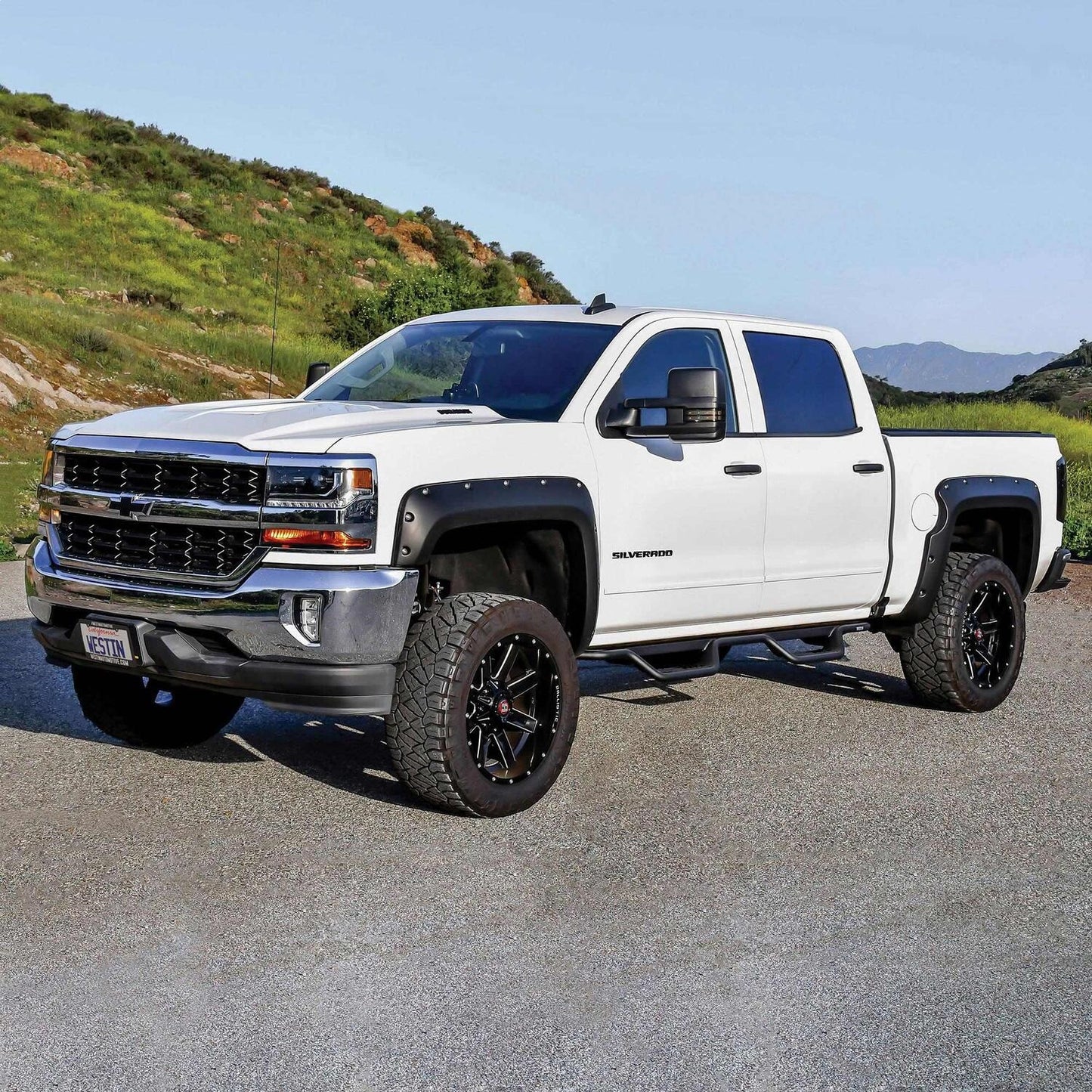 Westin Outlaw Drop Nerf Step Bars for Chevrolet Silverado / GMC Sierra trucks (2014-2019) - 20-13725