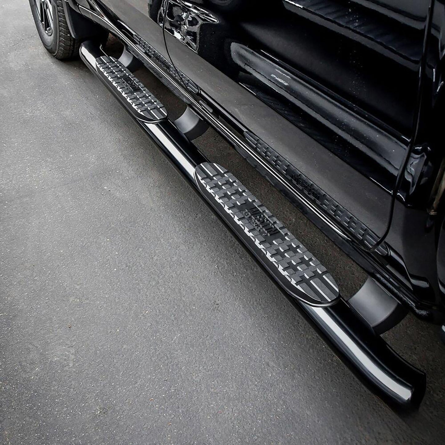 Westin PRO TRAXX 4 Oval Nerf Step Bars for Chevrolet Silverado / GMC Sierra trucks (2019-2026) - 21-24125