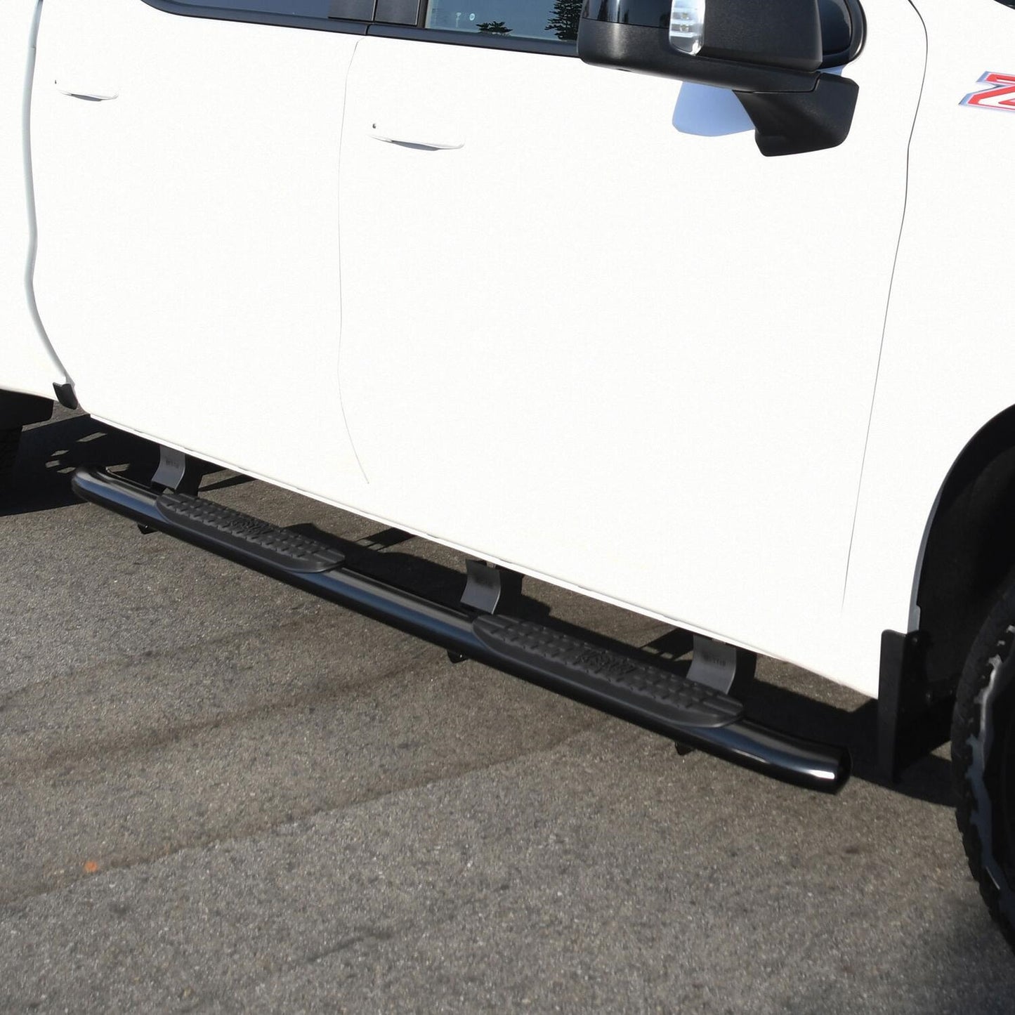 Westin PRO TRAXX 4 Oval Nerf Step Bars for Chevrolet Silverado / GMC Sierra trucks (2019-2026) - 21-24135