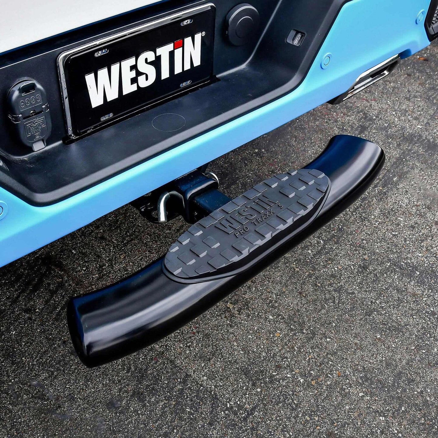 Westin PRO TRAXX 5 Hitch Step - 21-50015