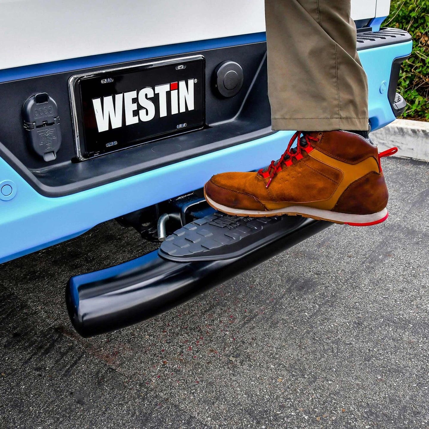 Westin PRO TRAXX 5 Hitch Step - 21-50015