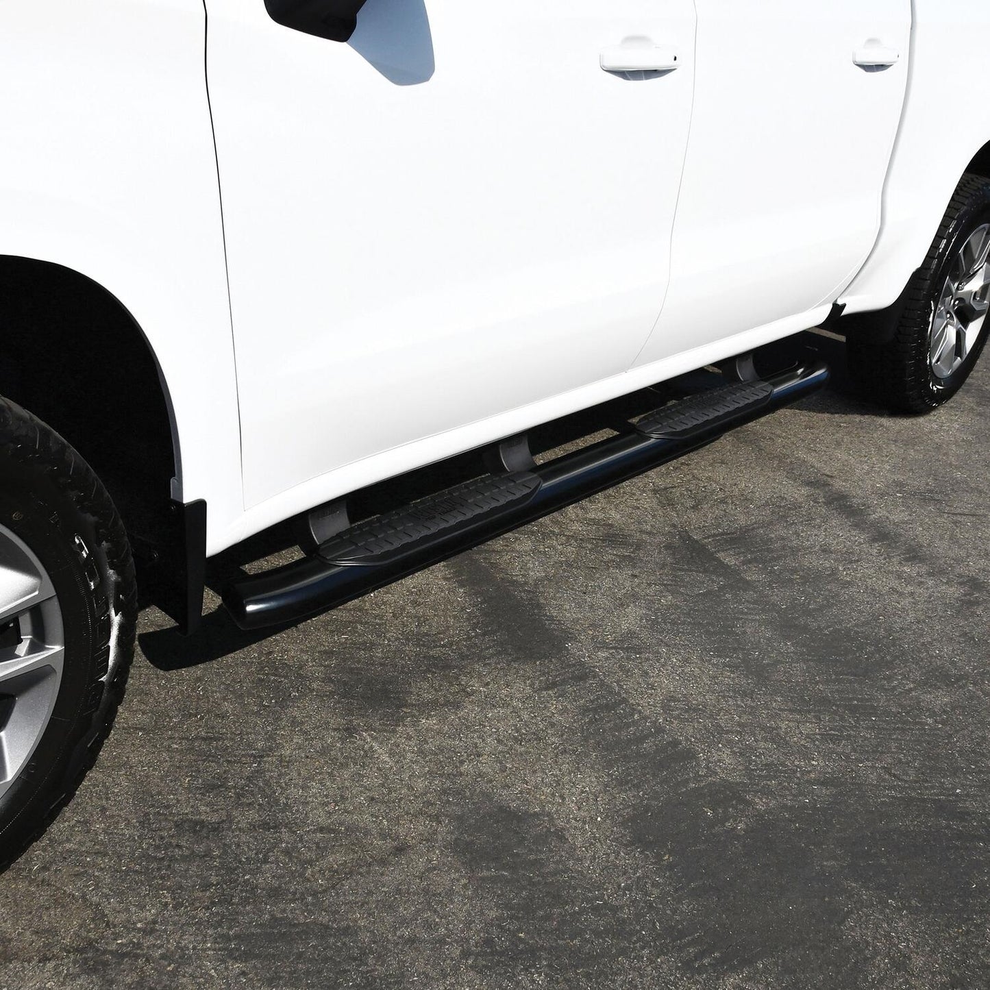 Westin PRO TRAXX 5 Oval Nerf Step Bars for Chevrolet Silverado / GMC Sierra trucks (2019-2026) - 21-54135