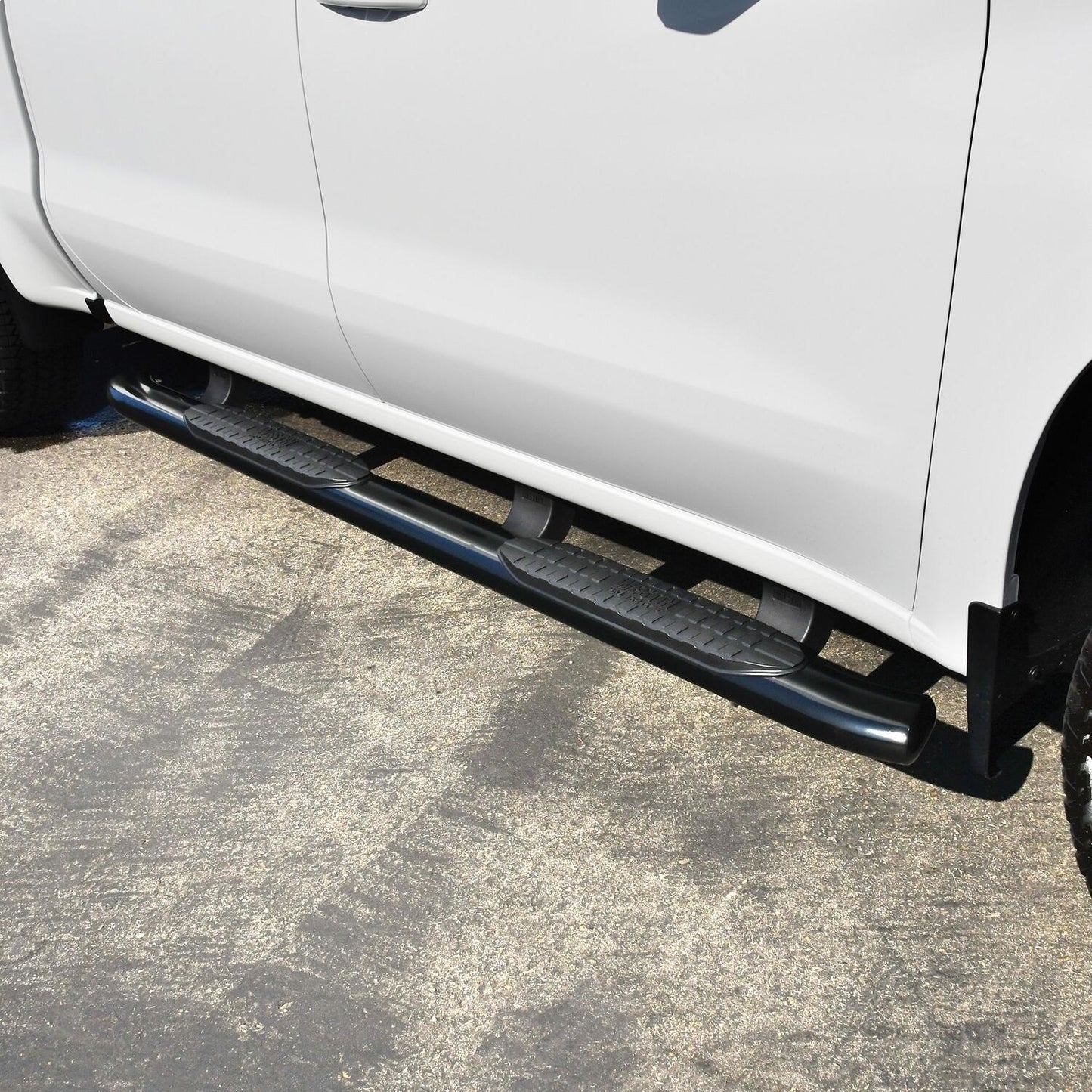 Westin PRO TRAXX 5 Oval Nerf Step Bars for Chevrolet Silverado / GMC Sierra trucks (2019-2026) - 21-54135