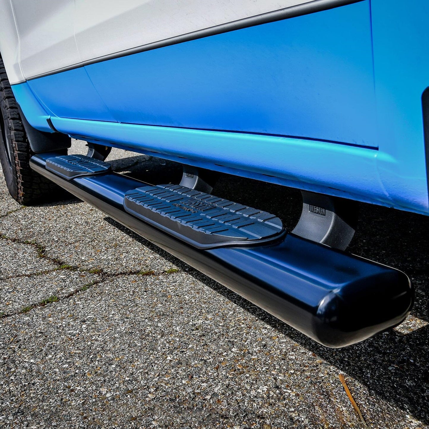 Westin PRO TRAXX 6 Oval Nerf Step Bars for Chevrolet Silverado / GMC Sierra trucks (2019-2026) - 21-64135