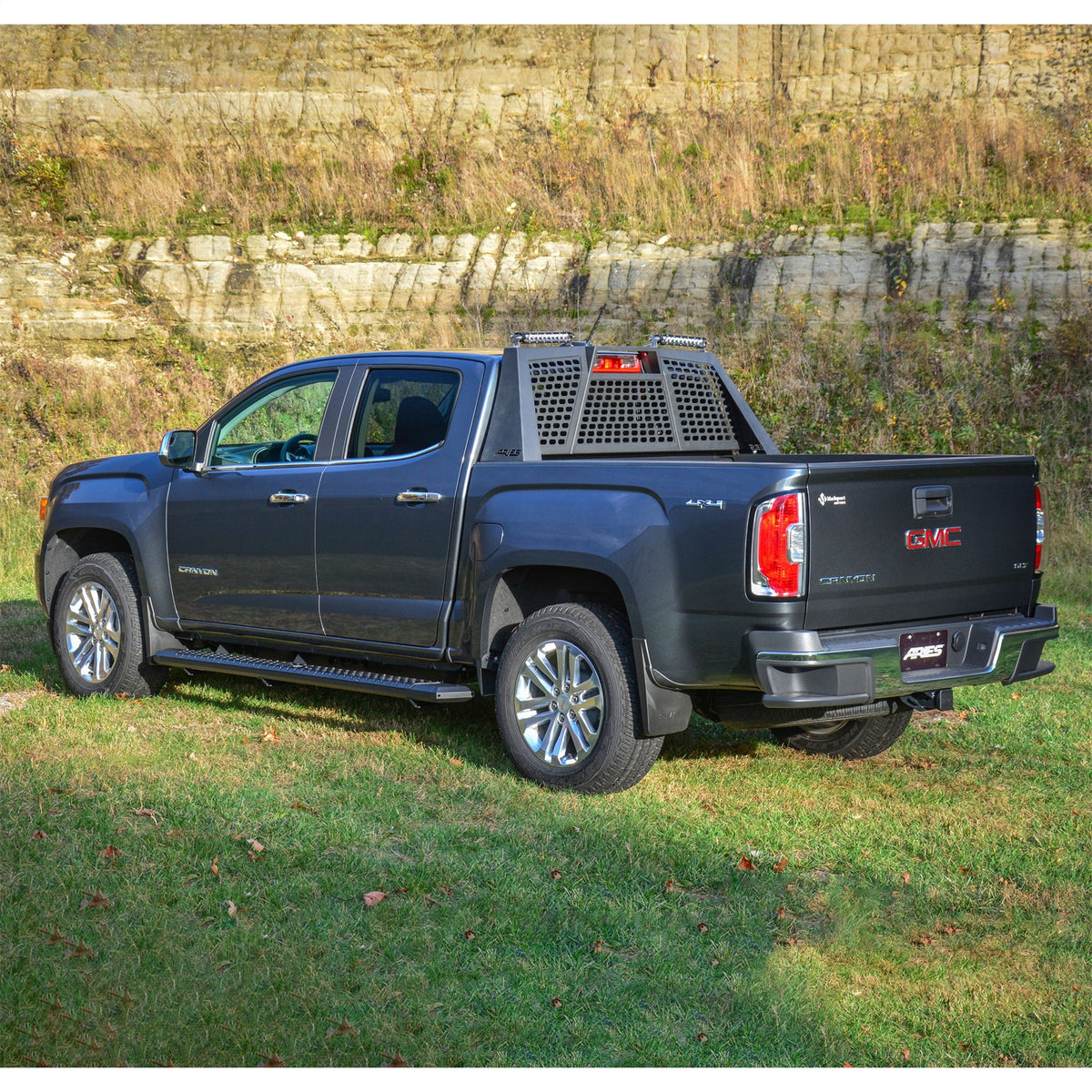 ARIES AdvantEDGE Black Aluminum 85-in Truck Running Boards for Chevrolet/GMC Canyon/Colorado Crew Cab (2015-2026) - 2556044