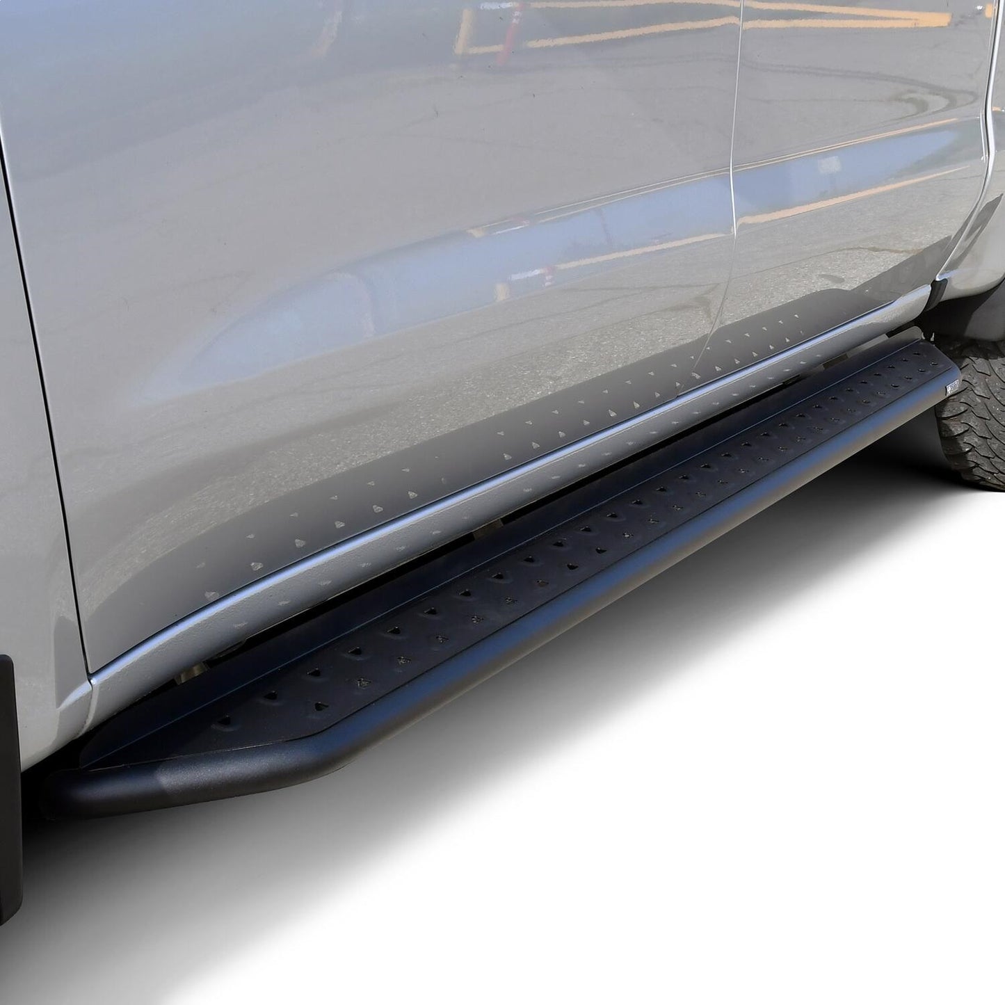 Westin Outlaw Running Boards for Chevrolet Silverado / GMC Sierra trucks (2019-2026) - 28-31275