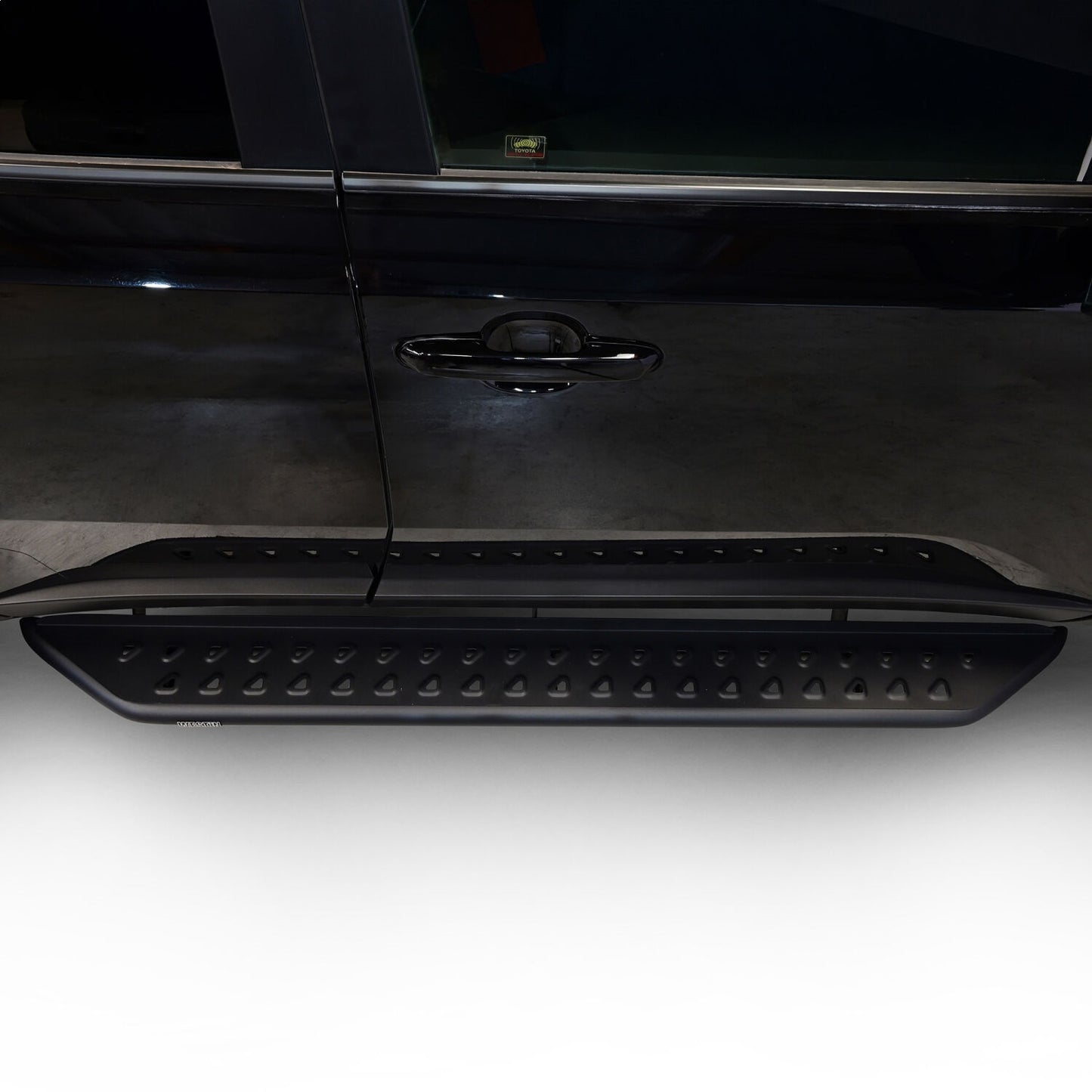 Westin Outlaw Running Boards - 28-33795