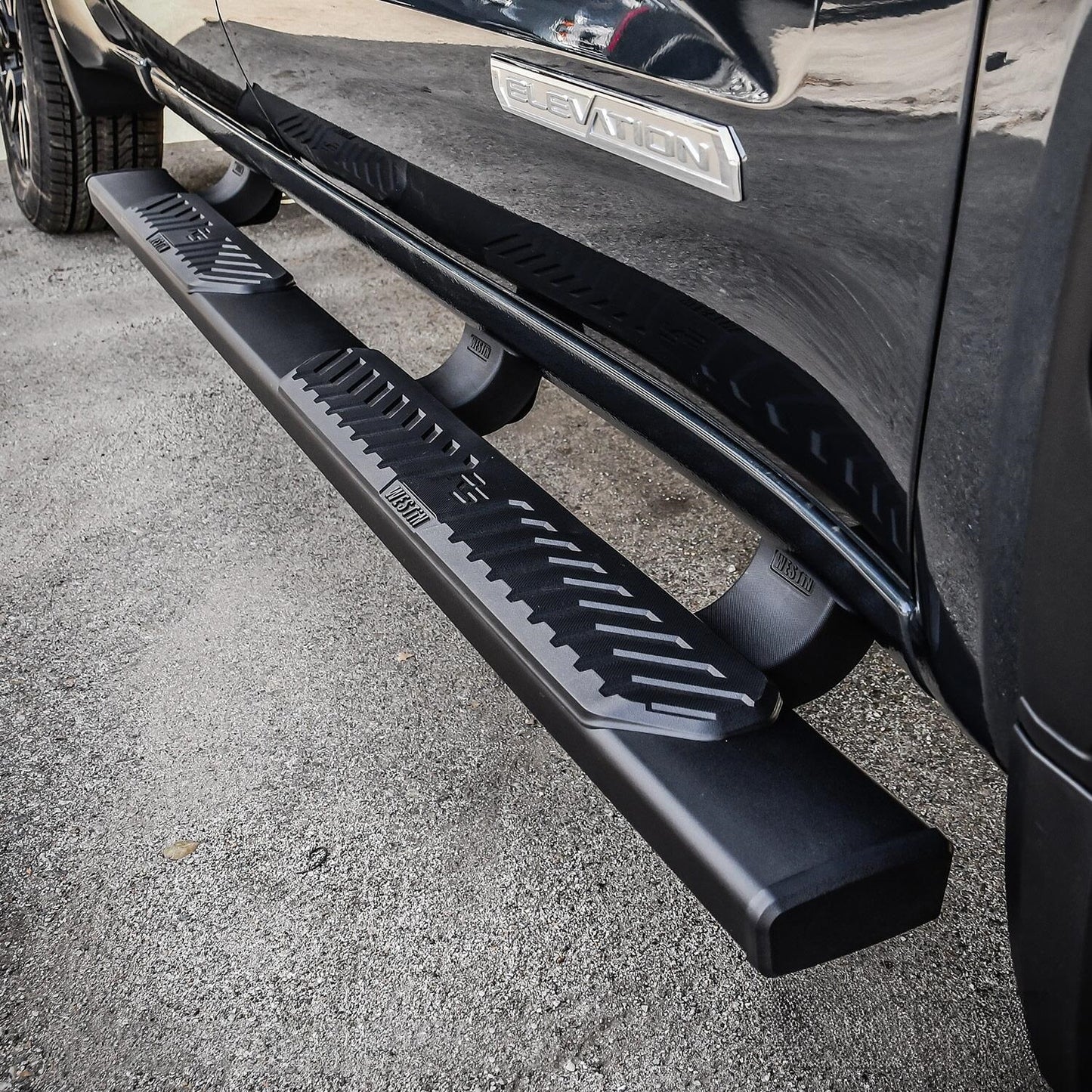 Westin R5 Nerf Step Bars for Chevrolet Silverado / GMC Sierra trucks (2019-2026) - 28-51265