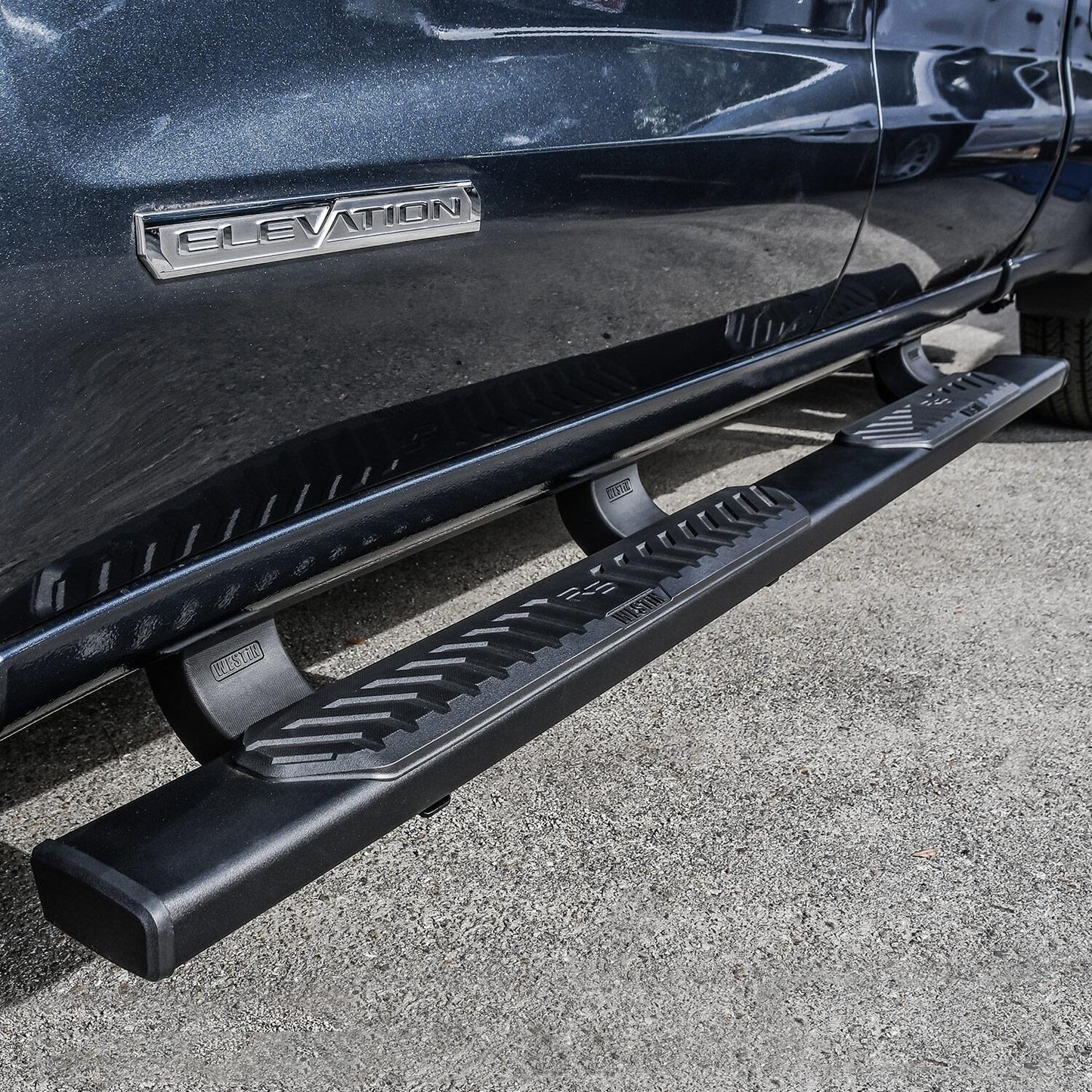 Westin R5 Nerf Step Bars for Chevrolet Silverado / GMC Sierra trucks (2019-2026) - 28-51265