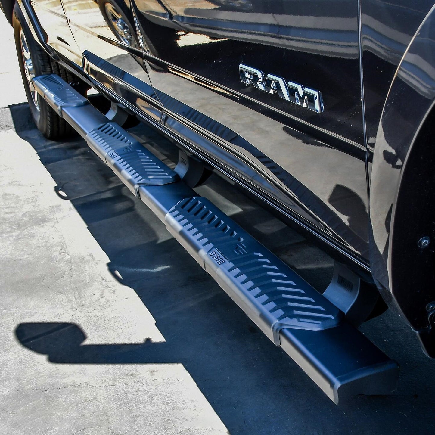 Westin R5 M-Series Wheel-to-Wheel Nerf Step Bars for Dodge/Ram 2500/3500 (2019-2026) - 28-534345
