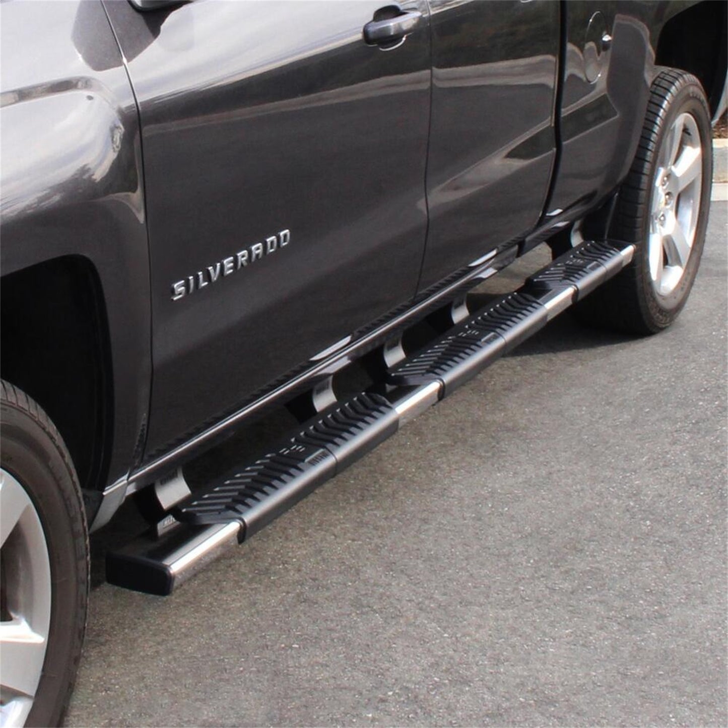Westin R5 M-Series Wheel-to-Wheel Nerf Step Bars for Chevrolet/GMC Silverado/Sierra 1500 (2007-2017) - 28-534575