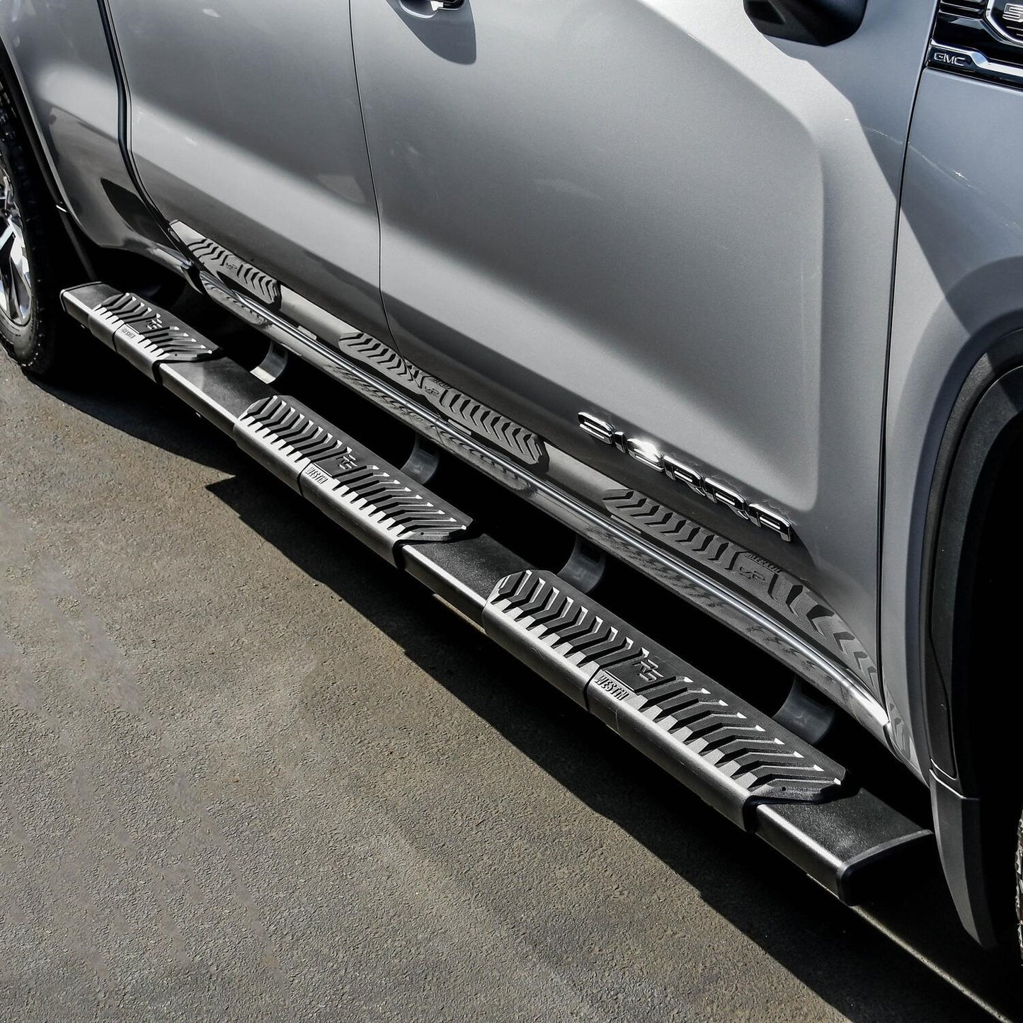 Westin R5 M-Series Wheel-to-Wheel Nerf Step Bars for Chevrolet/GMC Silverado/Sierra 1500 (2019-2026) - 28-534695