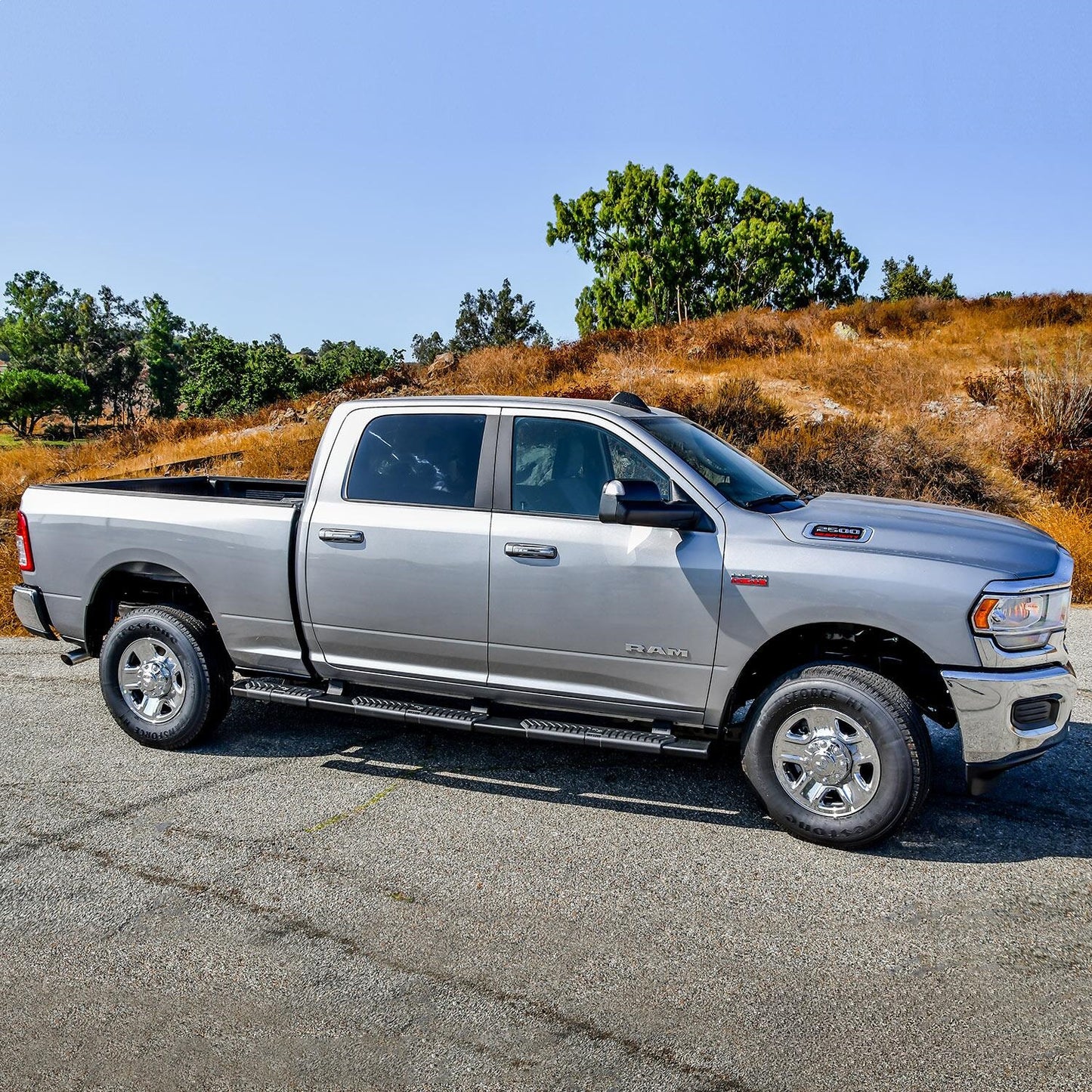 Westin R5 M-Series Wheel-to-Wheel Nerf Step Bars for Dodge/Ram 2500/3500 (2019-2026) - 28-534785