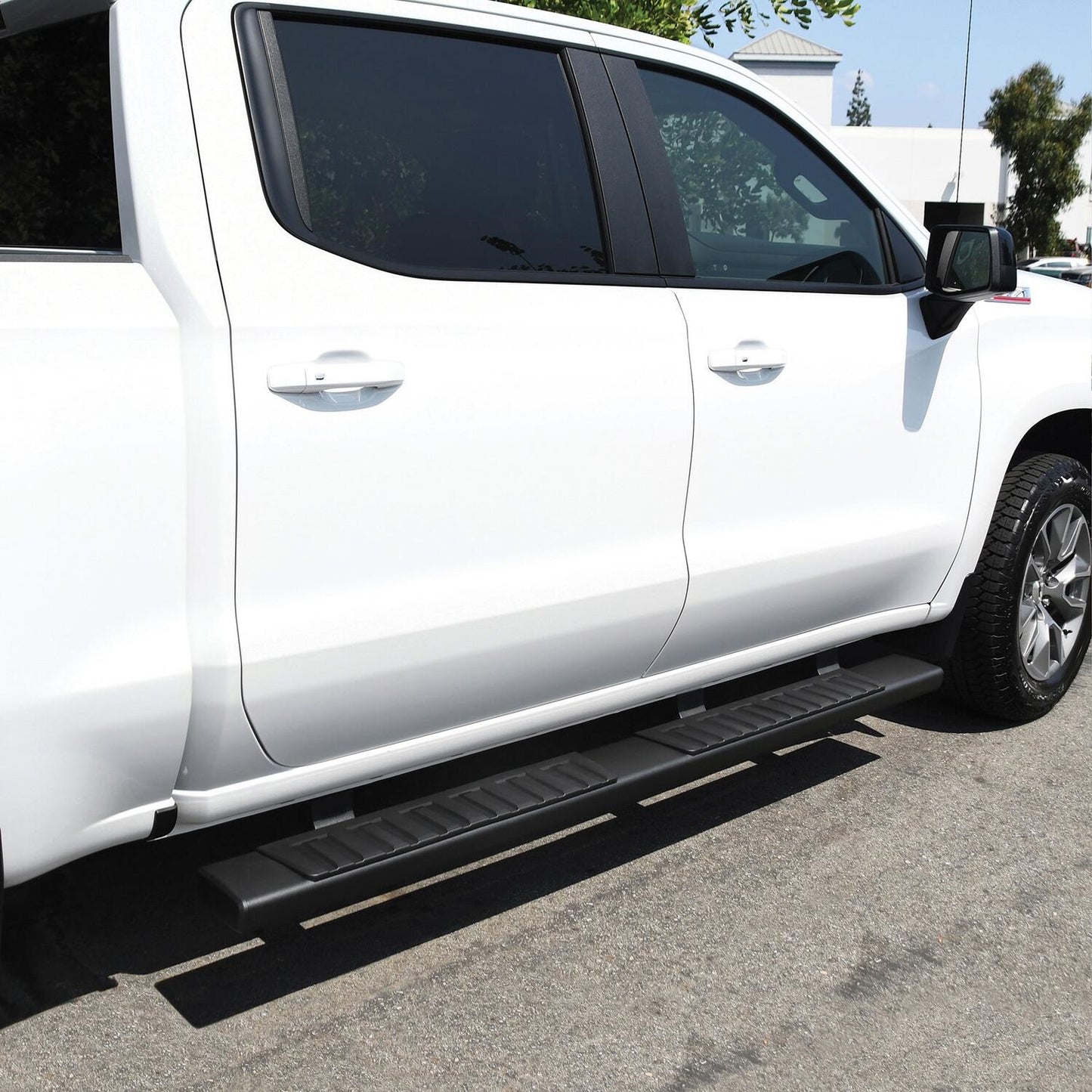 Westin R7 Nerf Step Bars for Chevrolet Silverado / GMC Sierra trucks (2019-2026) - 28-71275