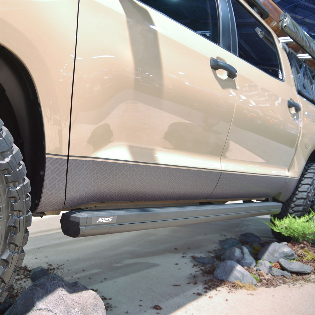ARIES ActionTrac 83.6-in Retractable Powered Running Boards for Toyota Tundra Access Cab (2007-2021) - 3047952