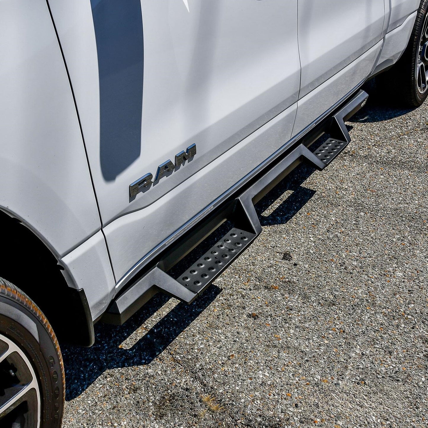 Westin HDX Drop Nerf Step Bars for Dodge/Ram 1500 (2019-2026) - 56-14085