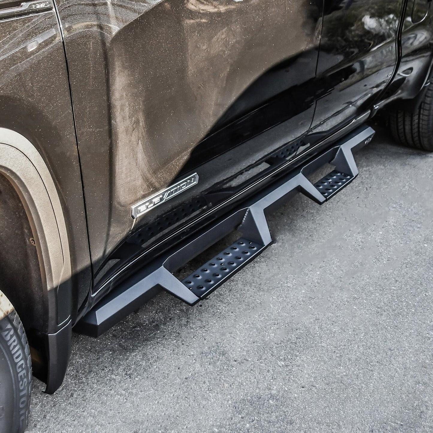 Westin HDX Drop Nerf Step Bars for Chevrolet Silverado / GMC Sierra trucks (2019-2026) - 56-14125