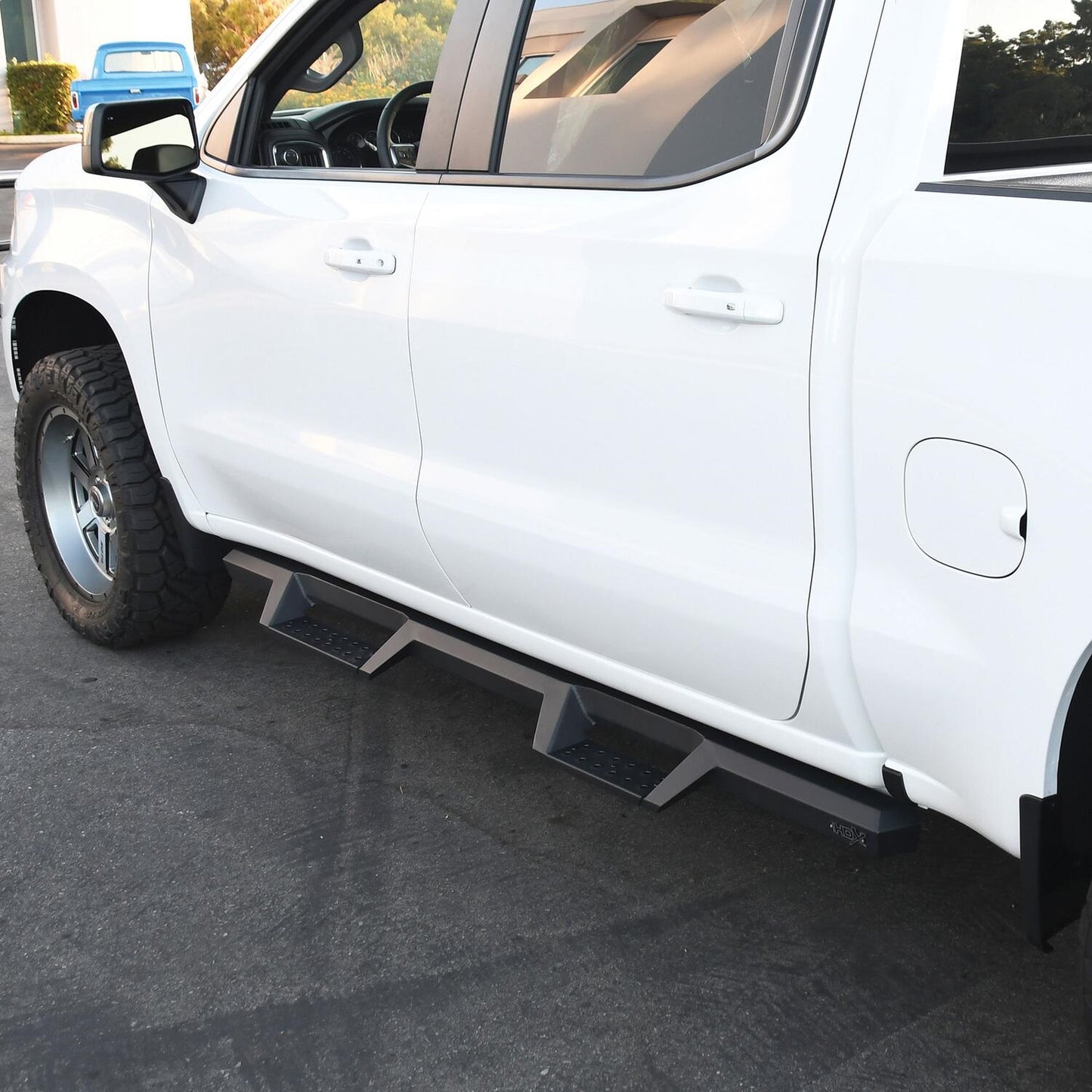 Westin HDX Drop Nerf Step Bars for Chevrolet Silverado / GMC Sierra trucks (2019-2026) - 56-14135