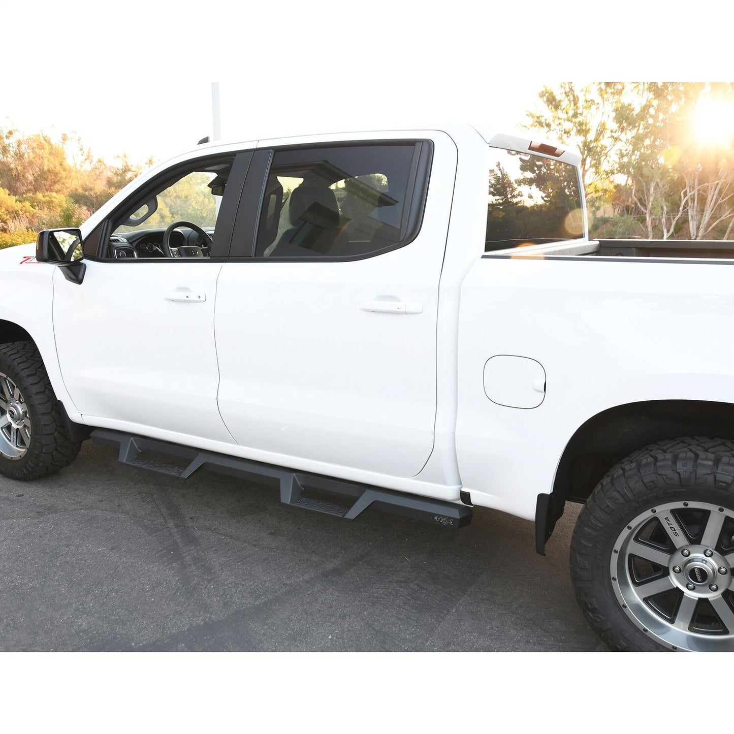 Westin HDX Drop Nerf Step Bars for Chevrolet Silverado / GMC Sierra trucks (2019-2026) - 56-14135