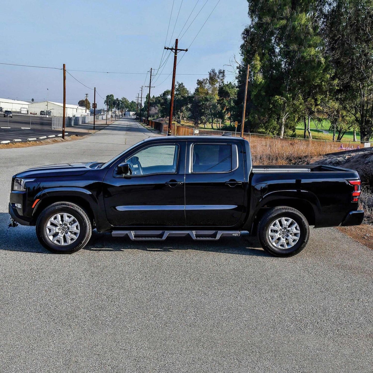 Westin HDX Drop Nerf Step Bars for Nissan Frontier (2022-2026) - 56-14215