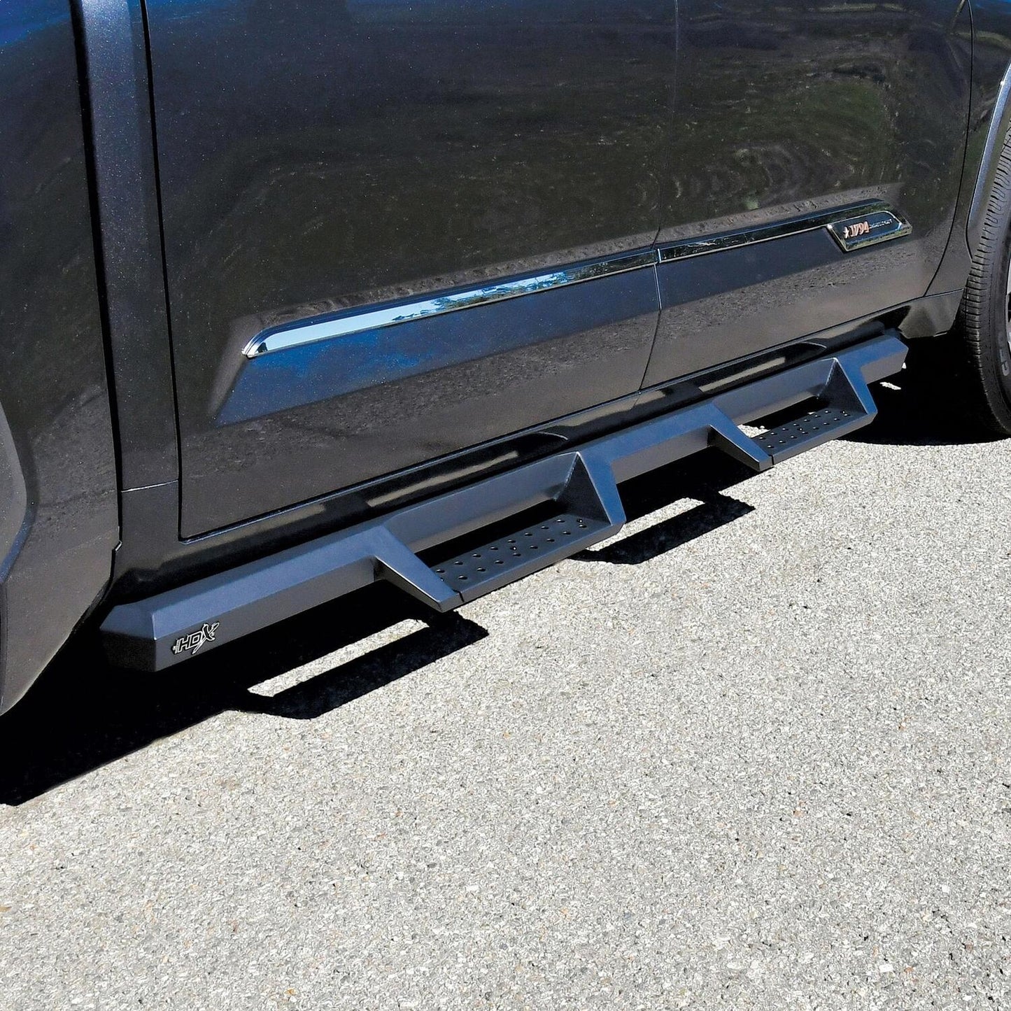 Westin HDX Drop Nerf Step Bars for Toyota Tundra (2022-2026) - 56-14235