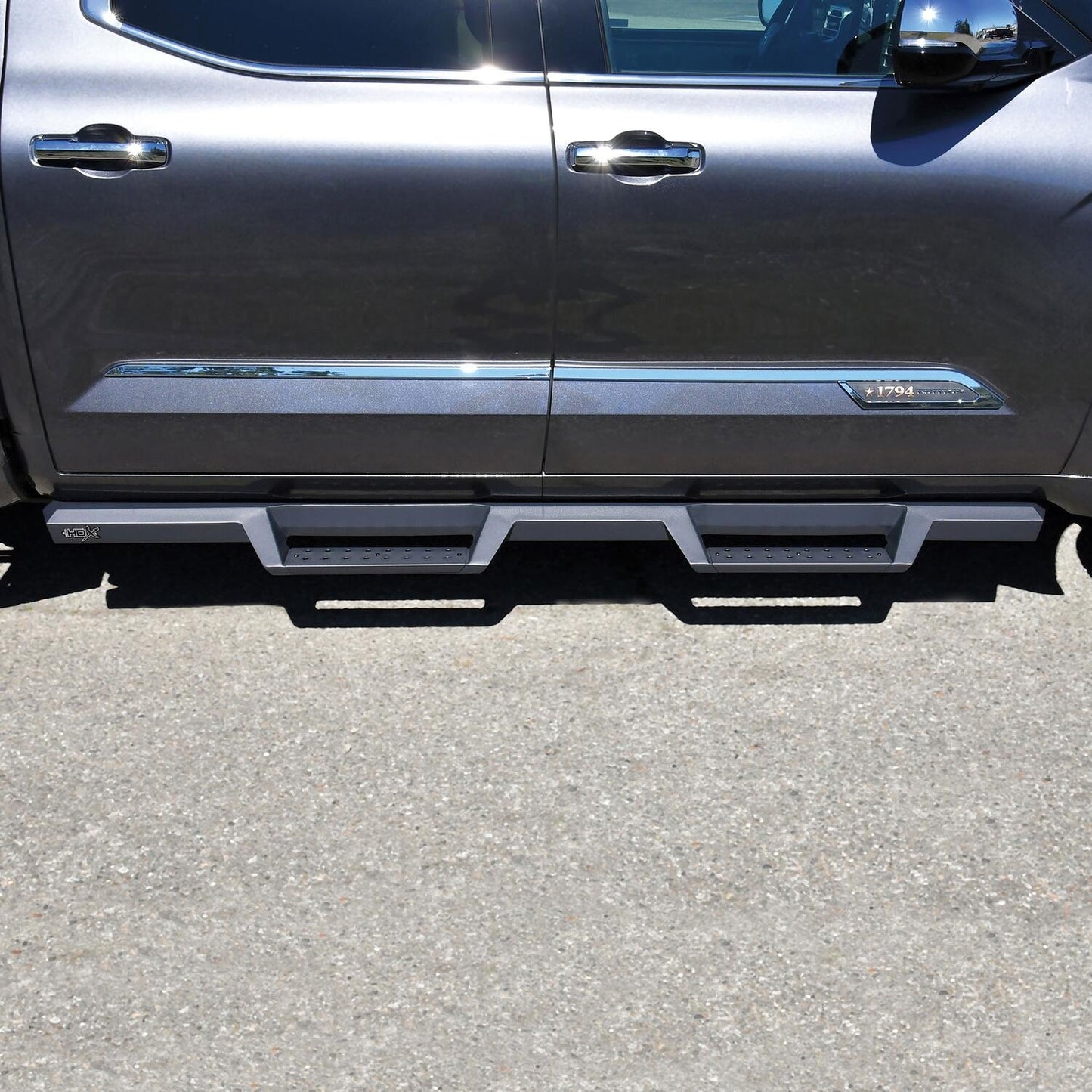 Westin HDX Drop Nerf Step Bars for Toyota Tundra (2022-2026) - 56-14235
