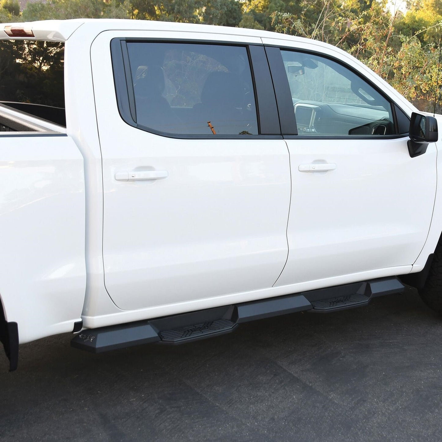 Westin HDX Xtreme Nerf Step Bars for Chevrolet Silverado / GMC Sierra trucks (2019-2026) - 56-24135