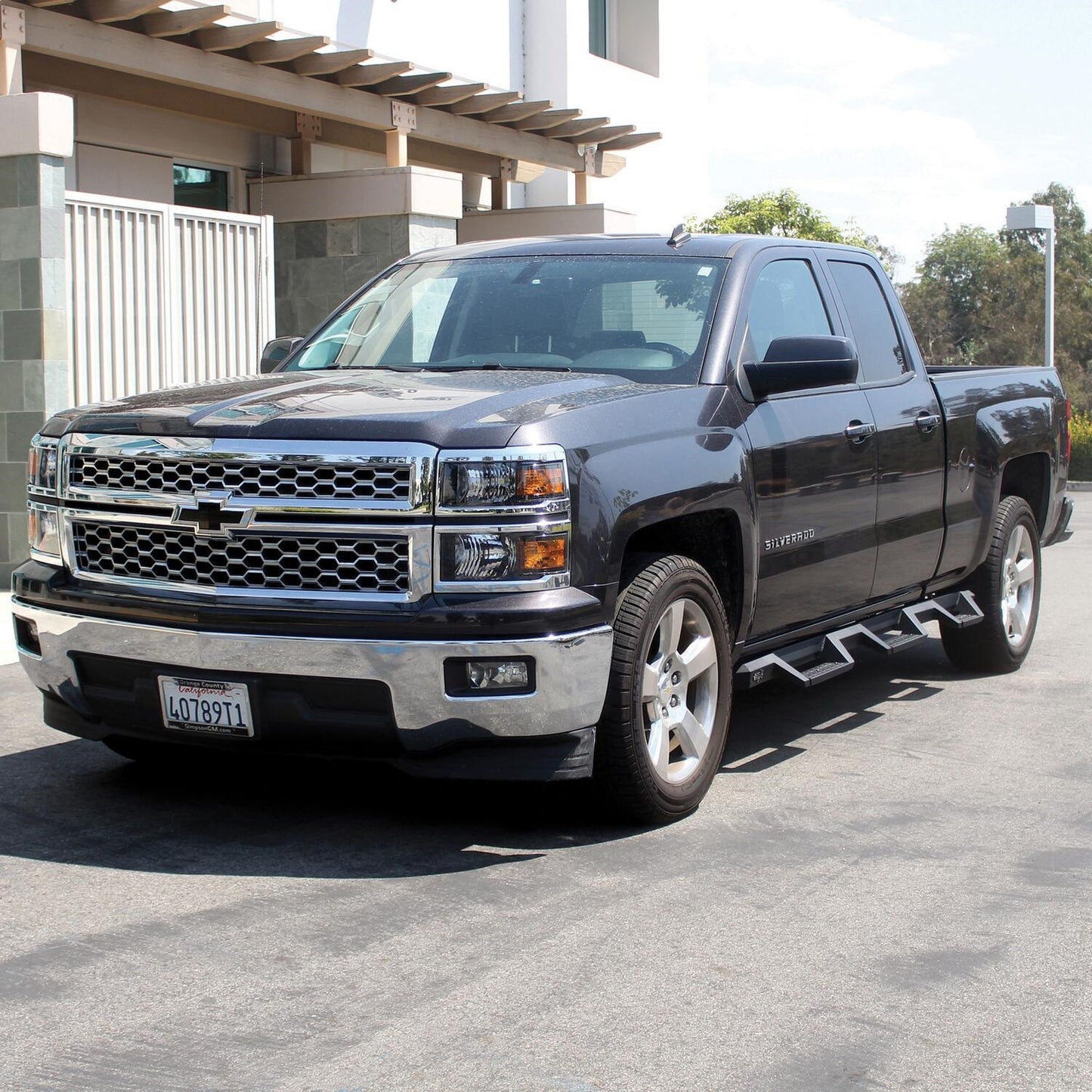 Westin HDX Drop Wheel-to-Wheel Nerf Step Bars for Chevrolet/GMC Silverado/Sierra 1500 (2014-2017) - 56-534595