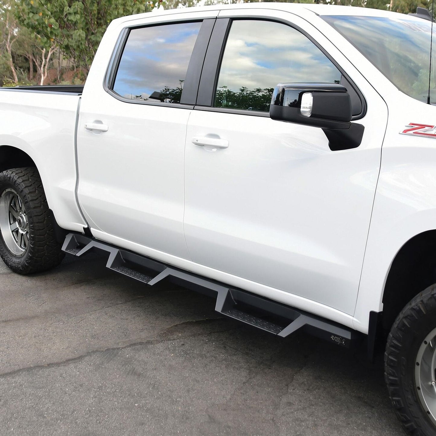 Westin HDX Drop Wheel-to-Wheel Nerf Step Bars for Chevrolet/GMC Silverado/Sierra 1500 (2019-2026) - 56-534685