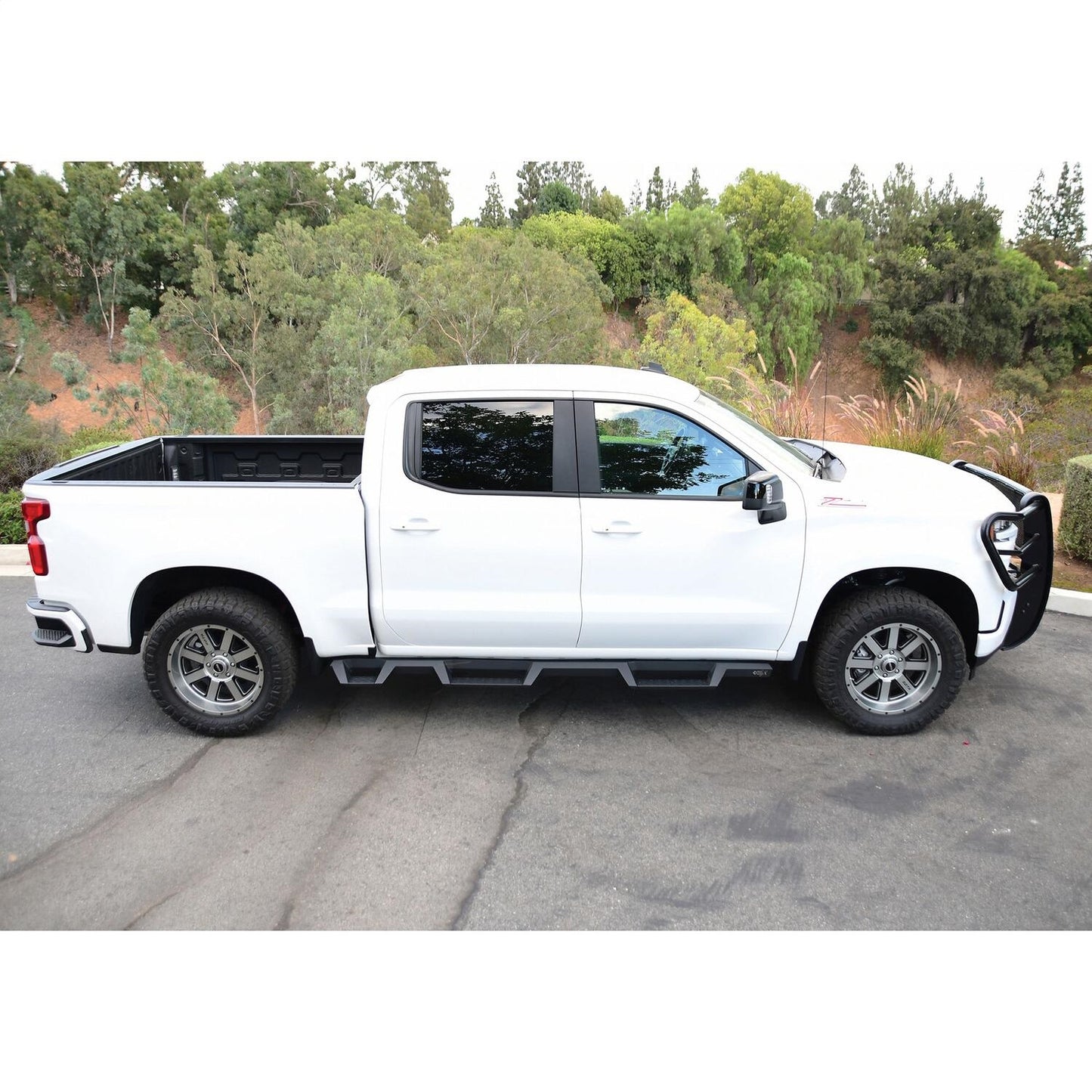 Westin HDX Drop Wheel-to-Wheel Nerf Step Bars for Chevrolet/GMC Silverado/Sierra 1500 (2019-2026) - 56-534685