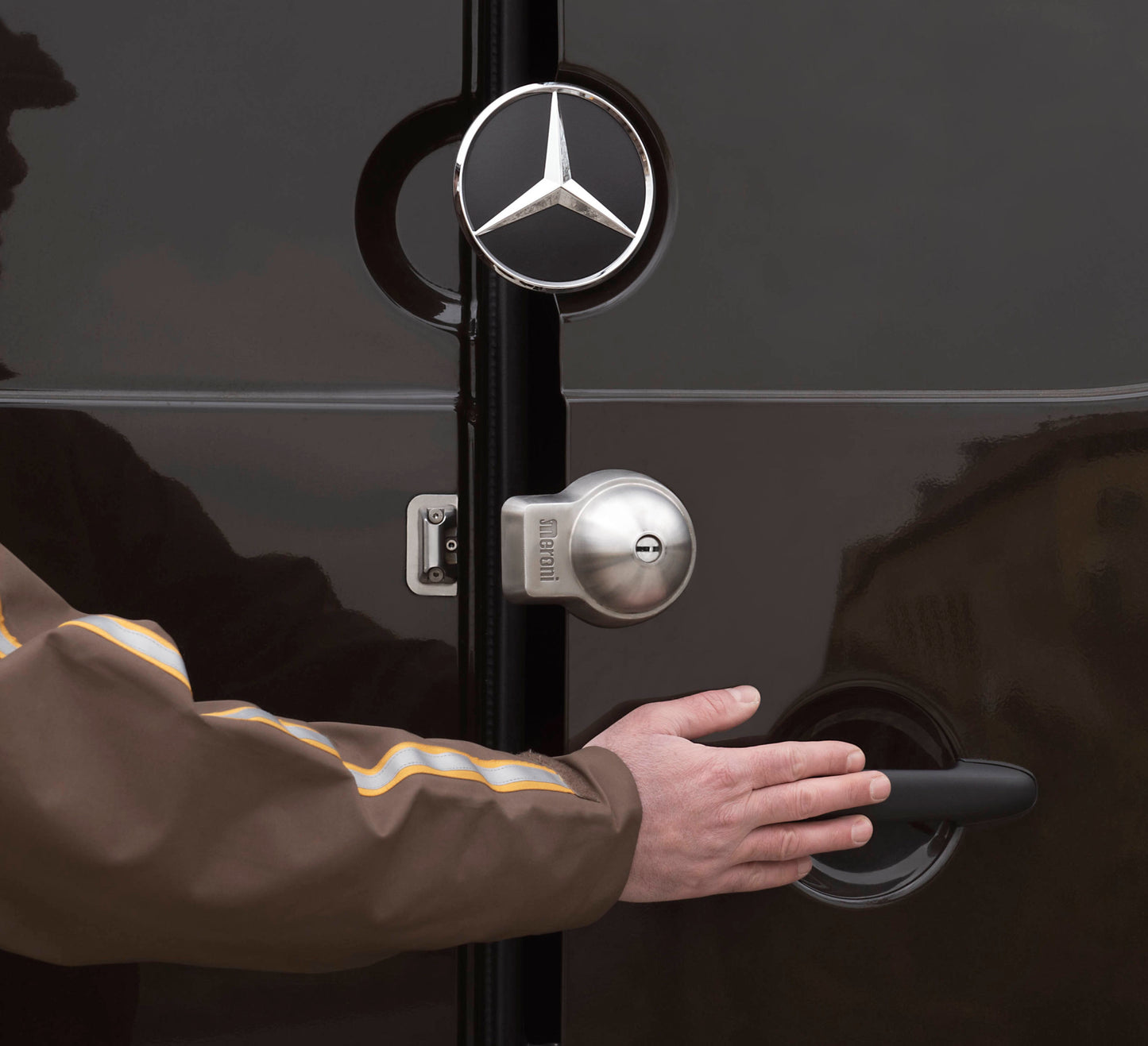 UFO+ Slamlock for Cargo Vans
