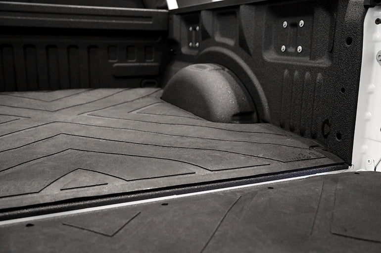 Dee Zee Heavyweight Bed Mat - Custom Fit for Chevy/GMC Colorado/Canyon (2015-2023) - 5' Bed