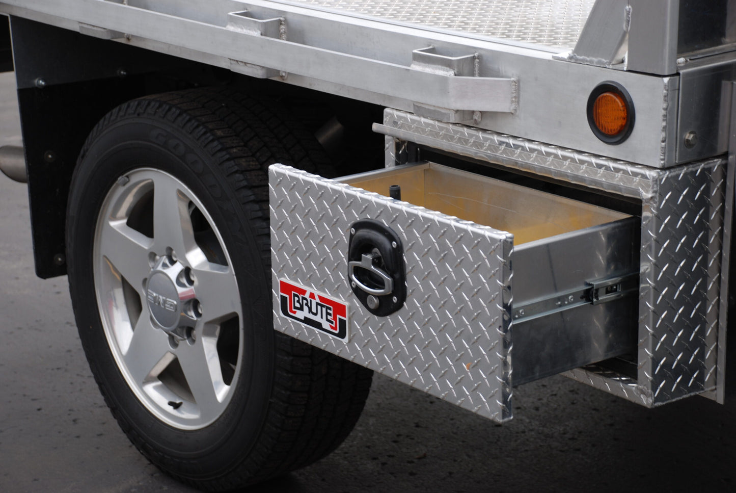 Brute Underbody Truck Box with Single Drawer