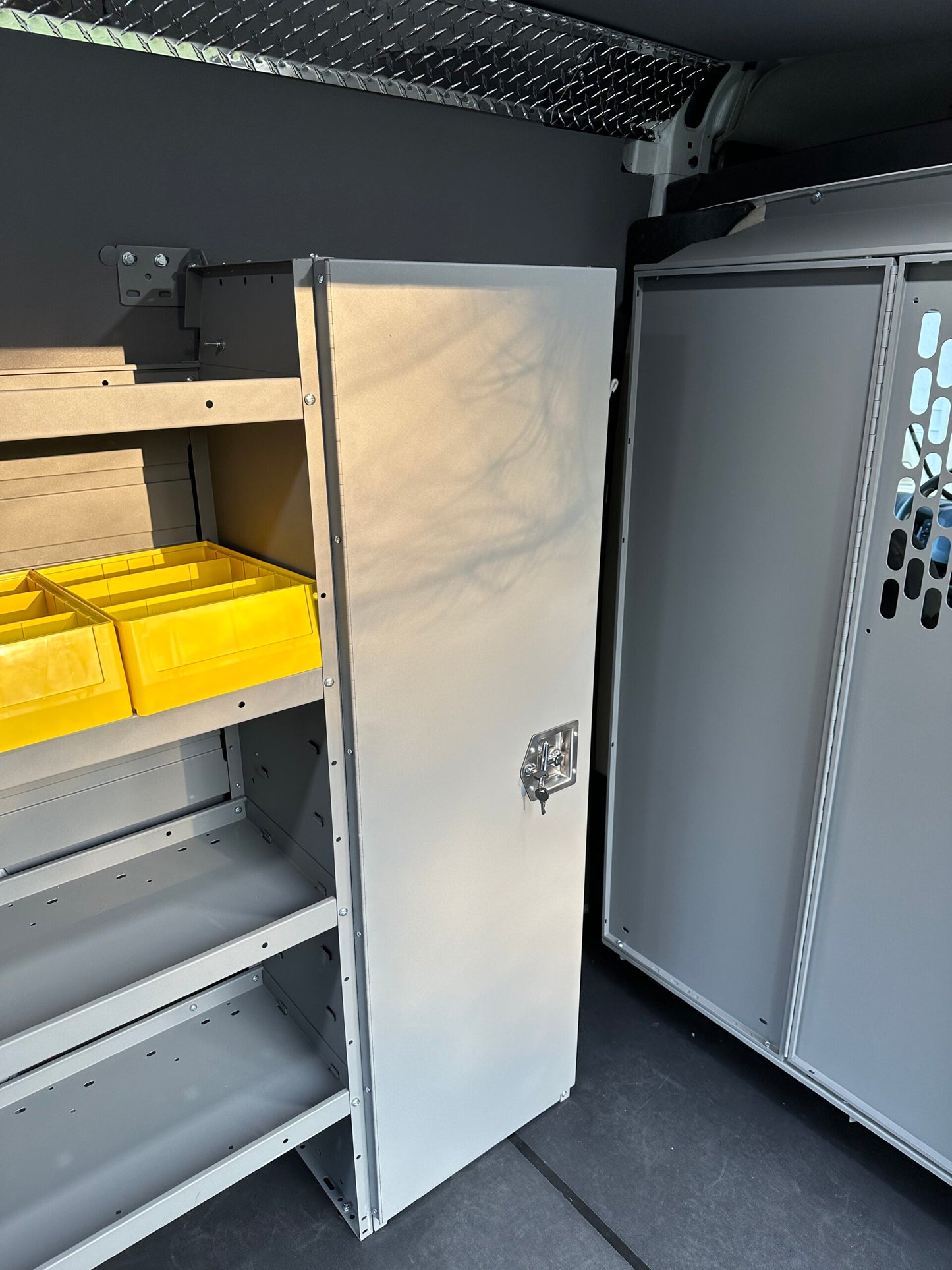Cabinet Locker Full Door - 60" H