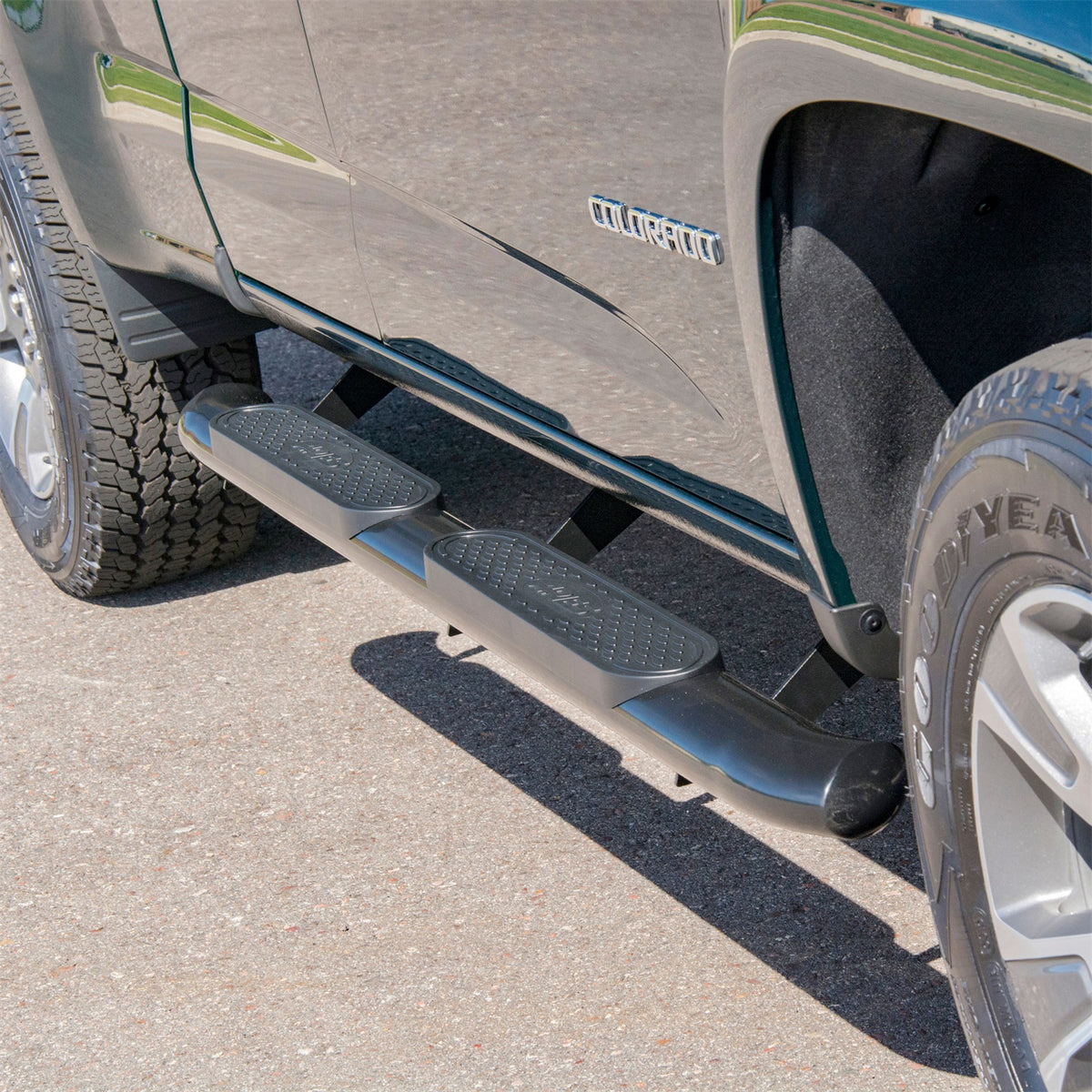 ARIES 4-in Oval Black Steel Nerf Bars for Chevrolet/GMC Canyon/Colorado Extended Cab (2015-2022) - S224052