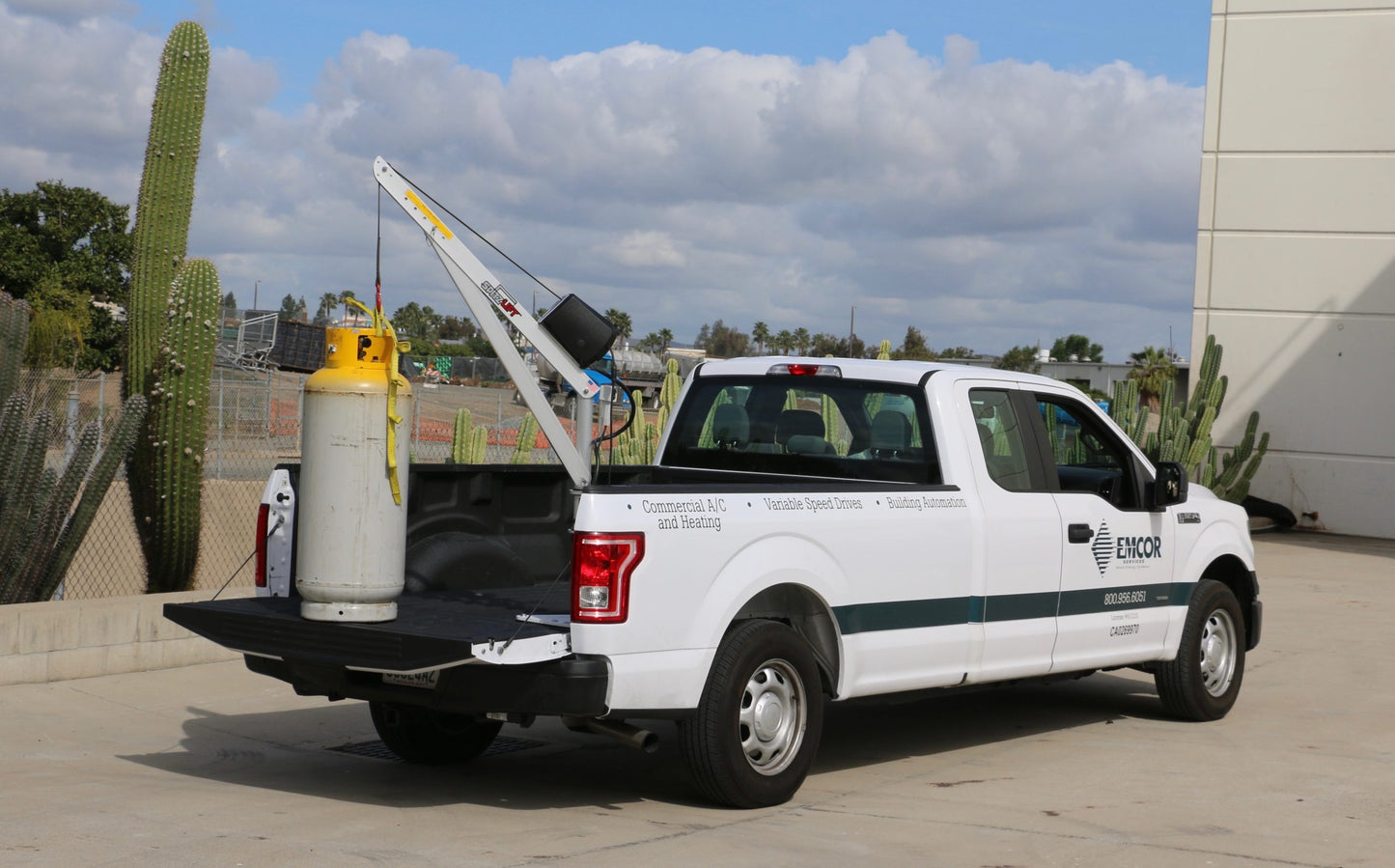 SpitzLift Pickup Truck Electric Crane for Ford F-150 - Right Side