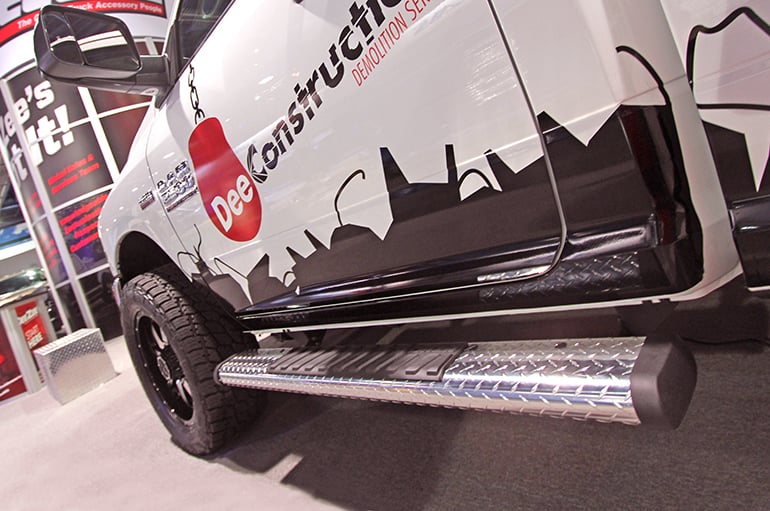 Dee Zee Tubes - 6" Oval - Black Tread Aluminum - RegCab