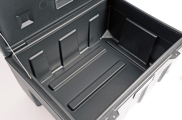 Dee Zee Poly Tool Box - 39-in x 27-in x 17-in - 10.4 cu. ft.