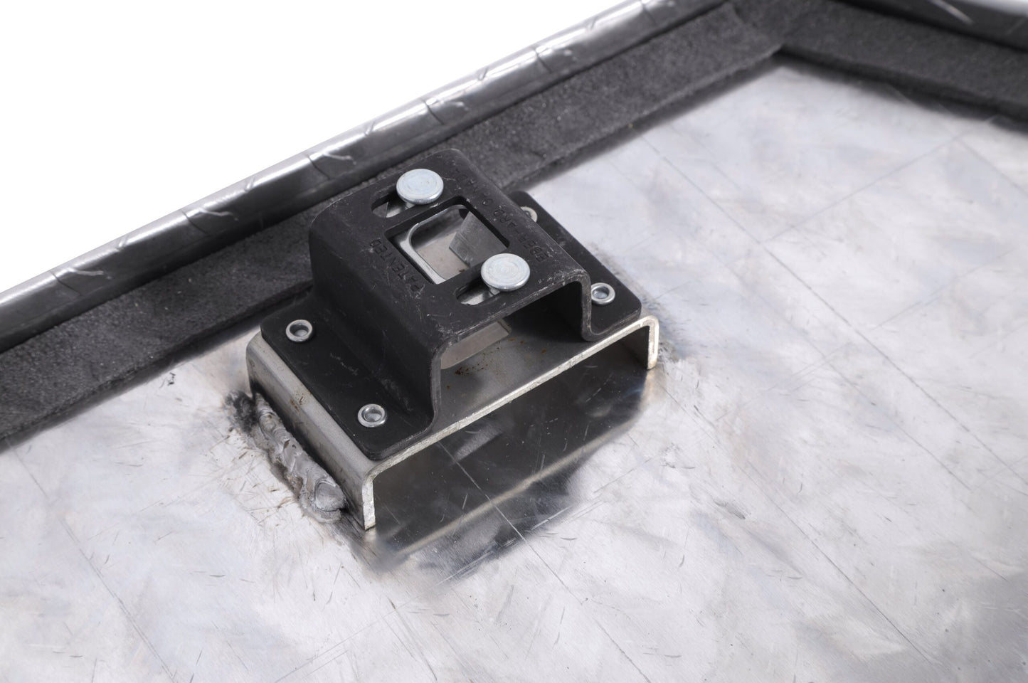 Dee Zee Tool Box - Specialty Triangle BT Alum