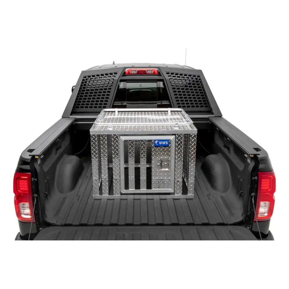 UWS Bright Aluminum 36" X 36" Single-Door Dog Box