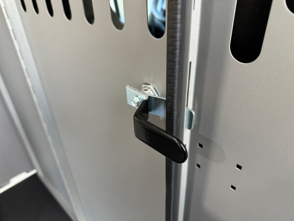 Partition Center Panel Latch & Door Lock Kit - Image 3